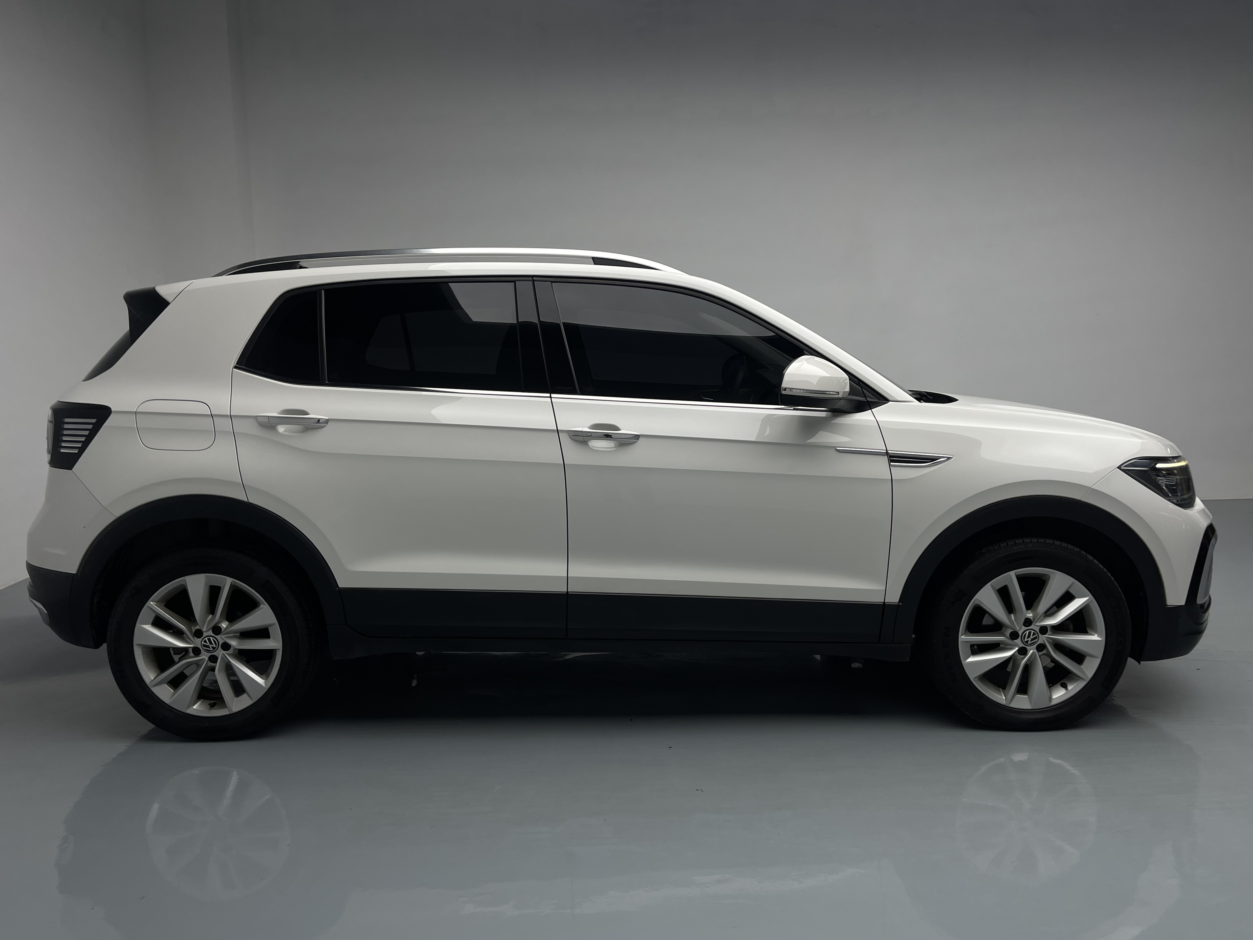 Volkswagen T-Cross 2021 car image #4