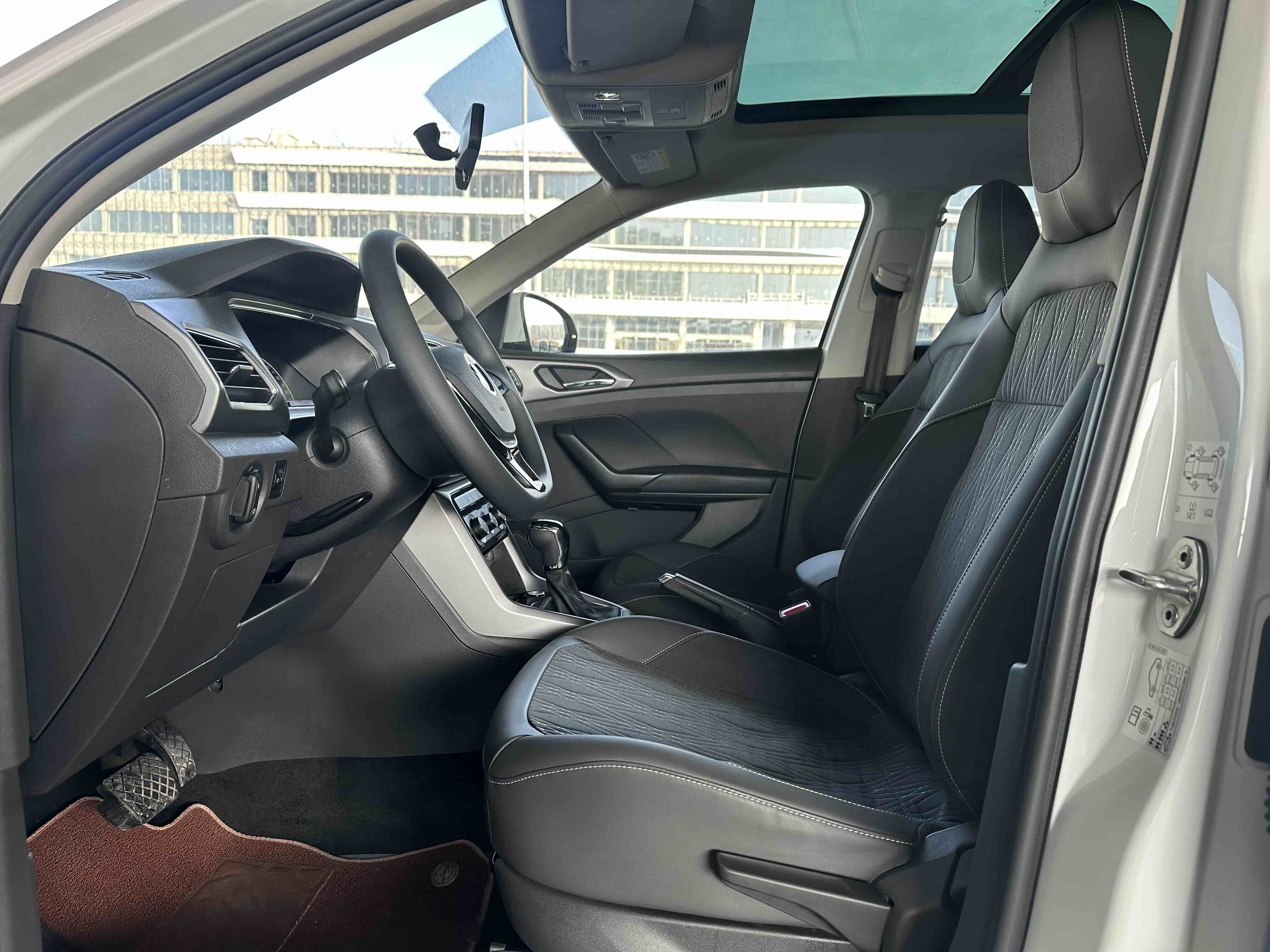 Volkswagen T-Cross 2021 #4 Volkswagen T-Cross 2021 car image #4