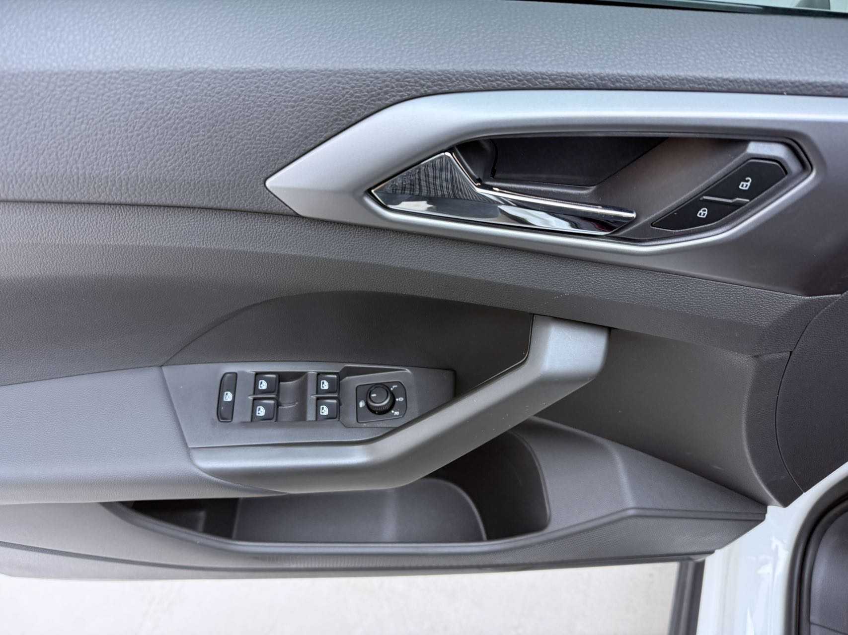 Volkswagen T-Cross 2021 car image #4