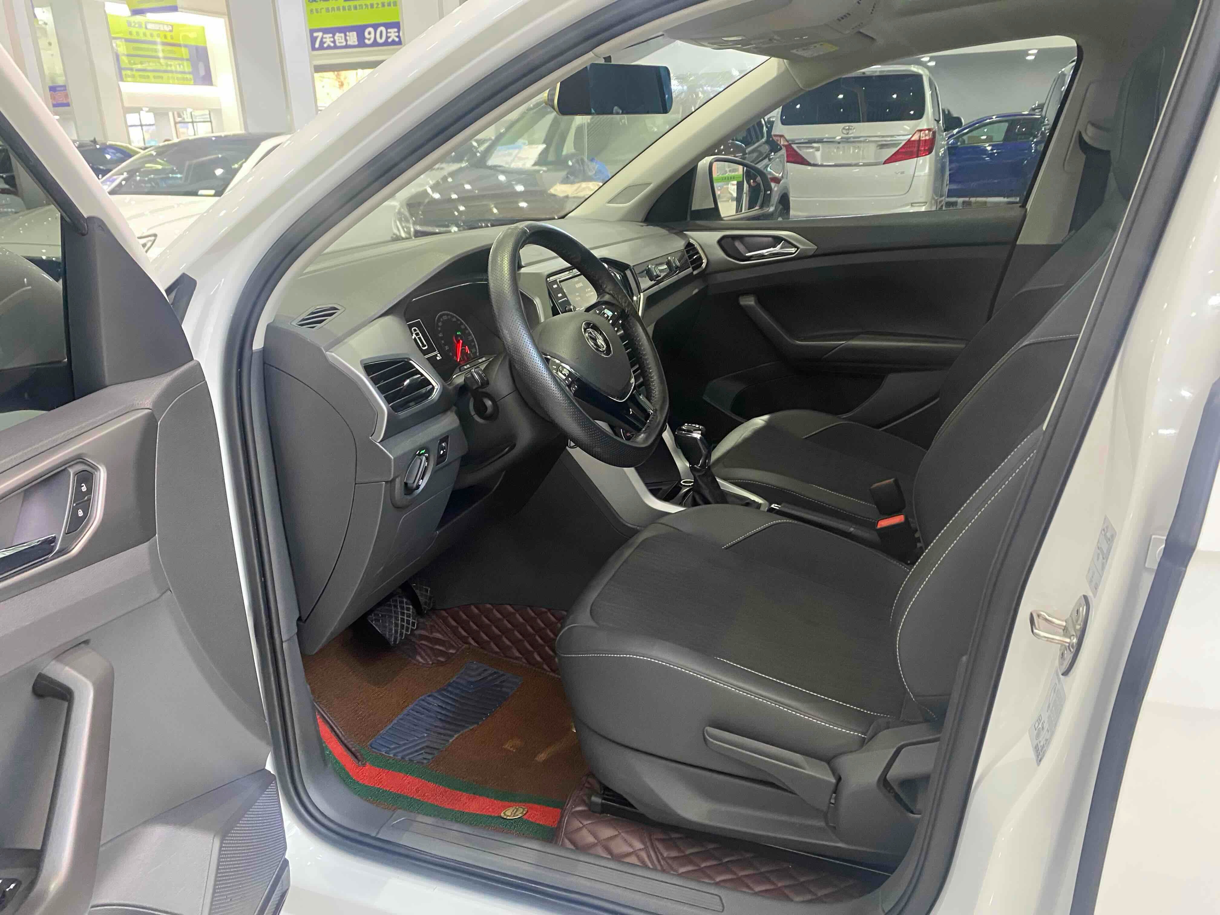 Volkswagen T-Cross 2021 #4 Volkswagen T-Cross 2021 car image #4