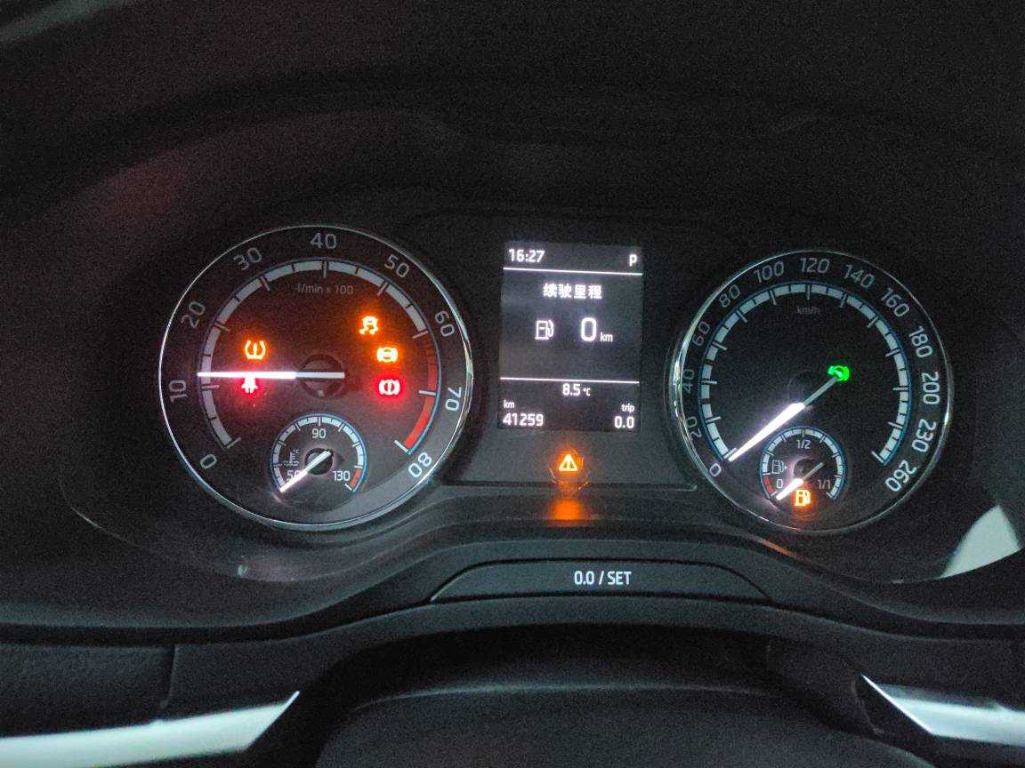 Skoda Karoq 2021 car image #4