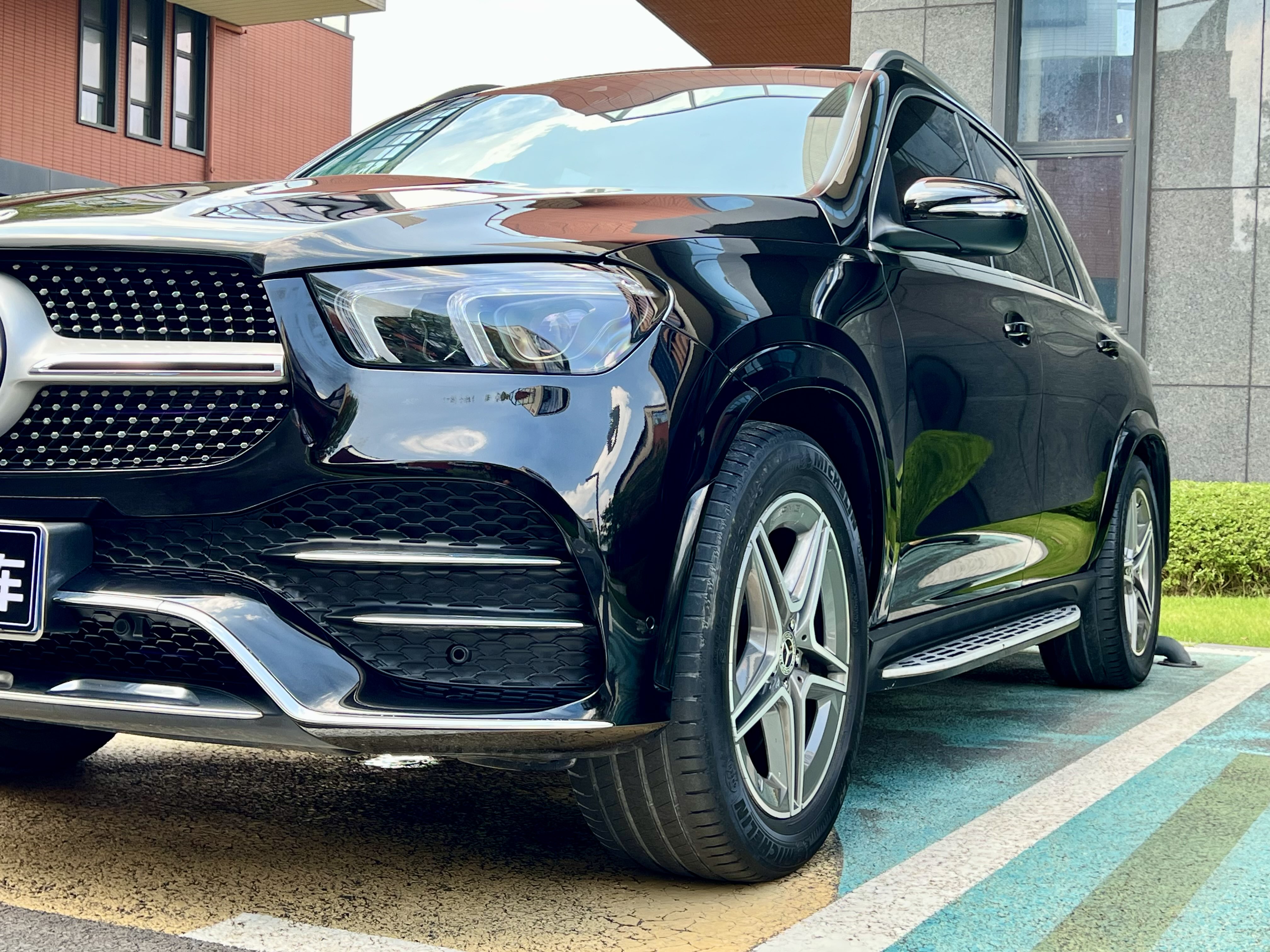 Mercedes-Benz GLE Class 2021 car image #4