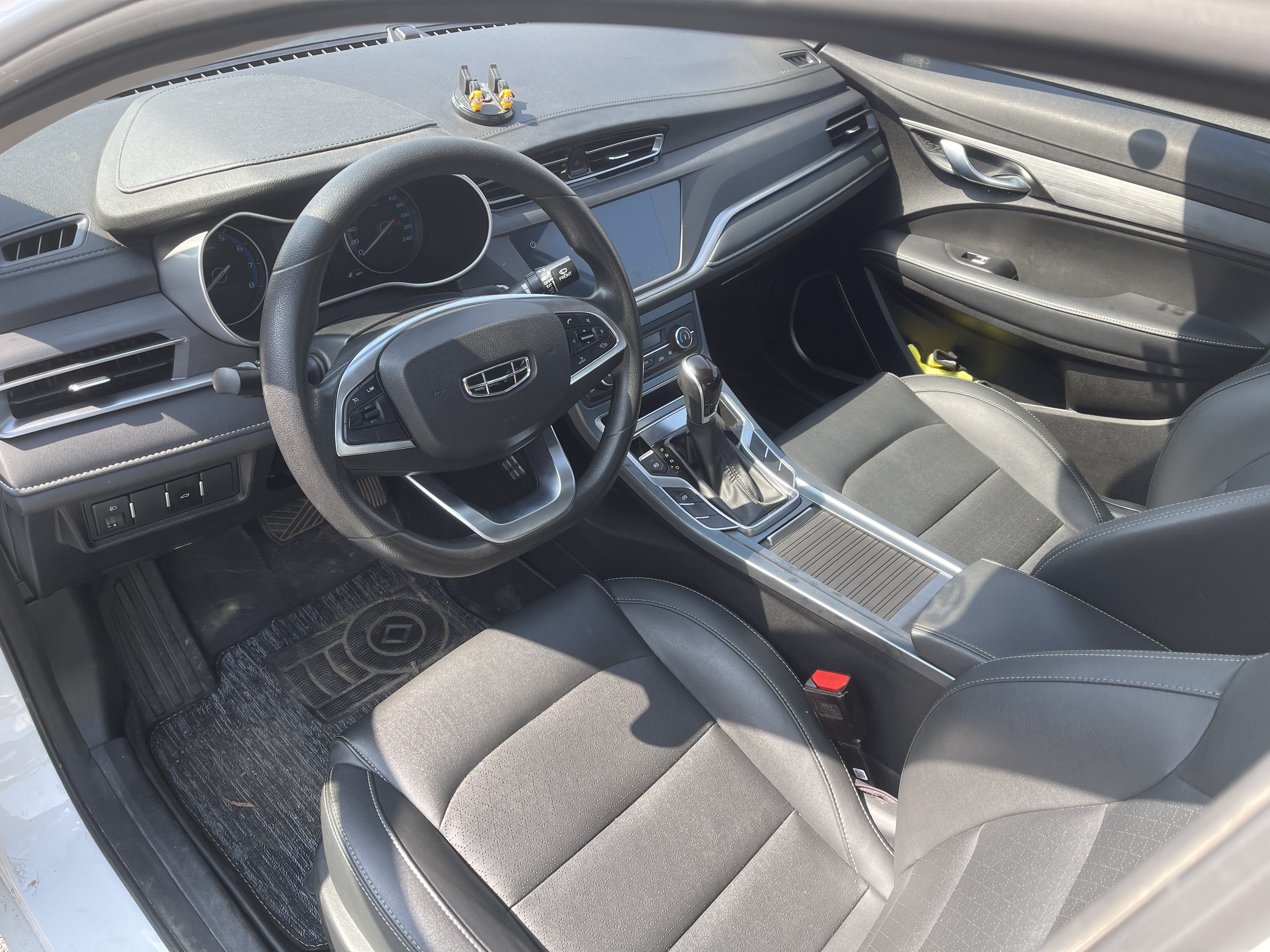 GEELY Emgrand 2021 car image #4