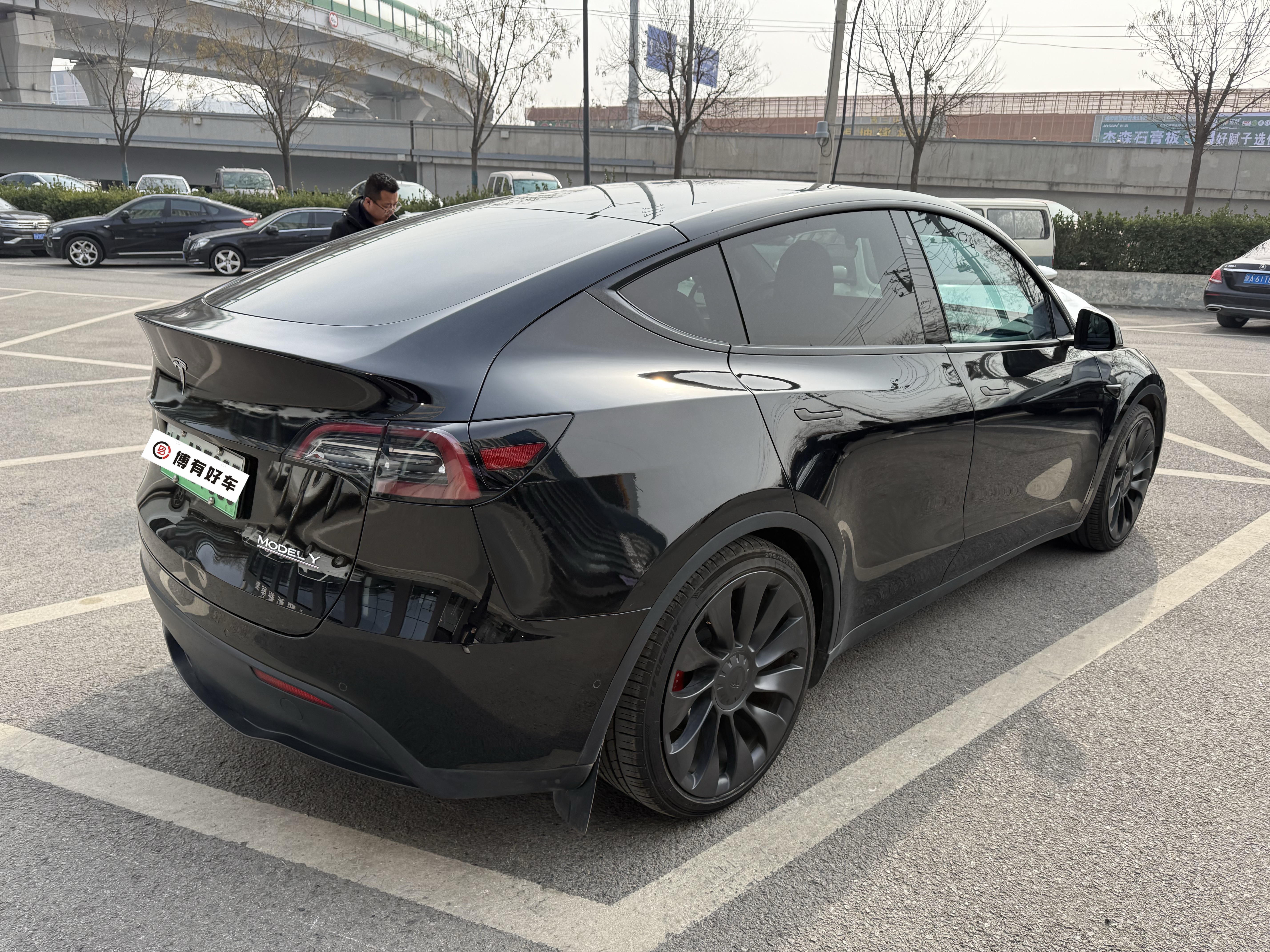 Tesla Model Y 2022 car image #4