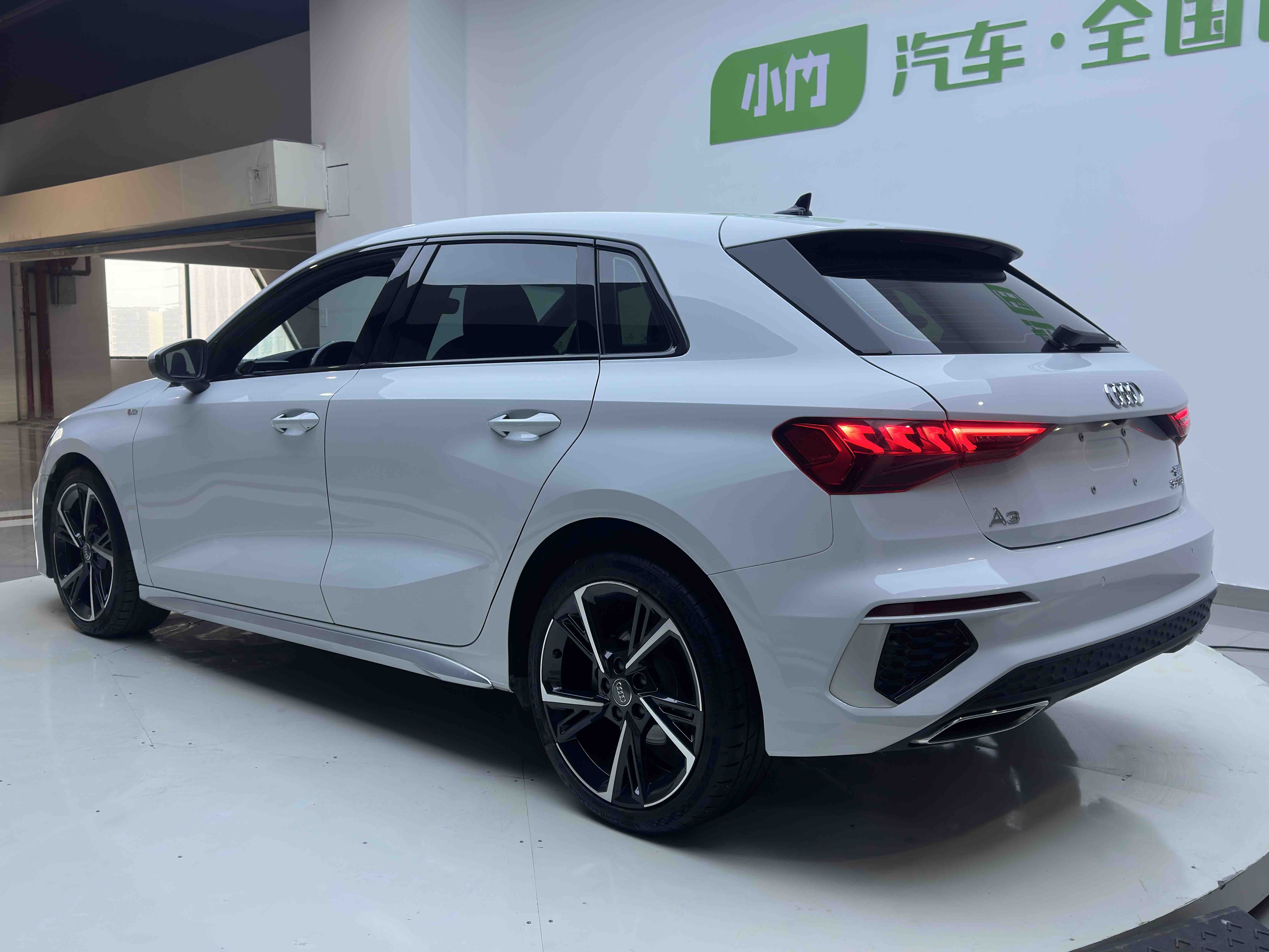 2021 immagine di auto #4