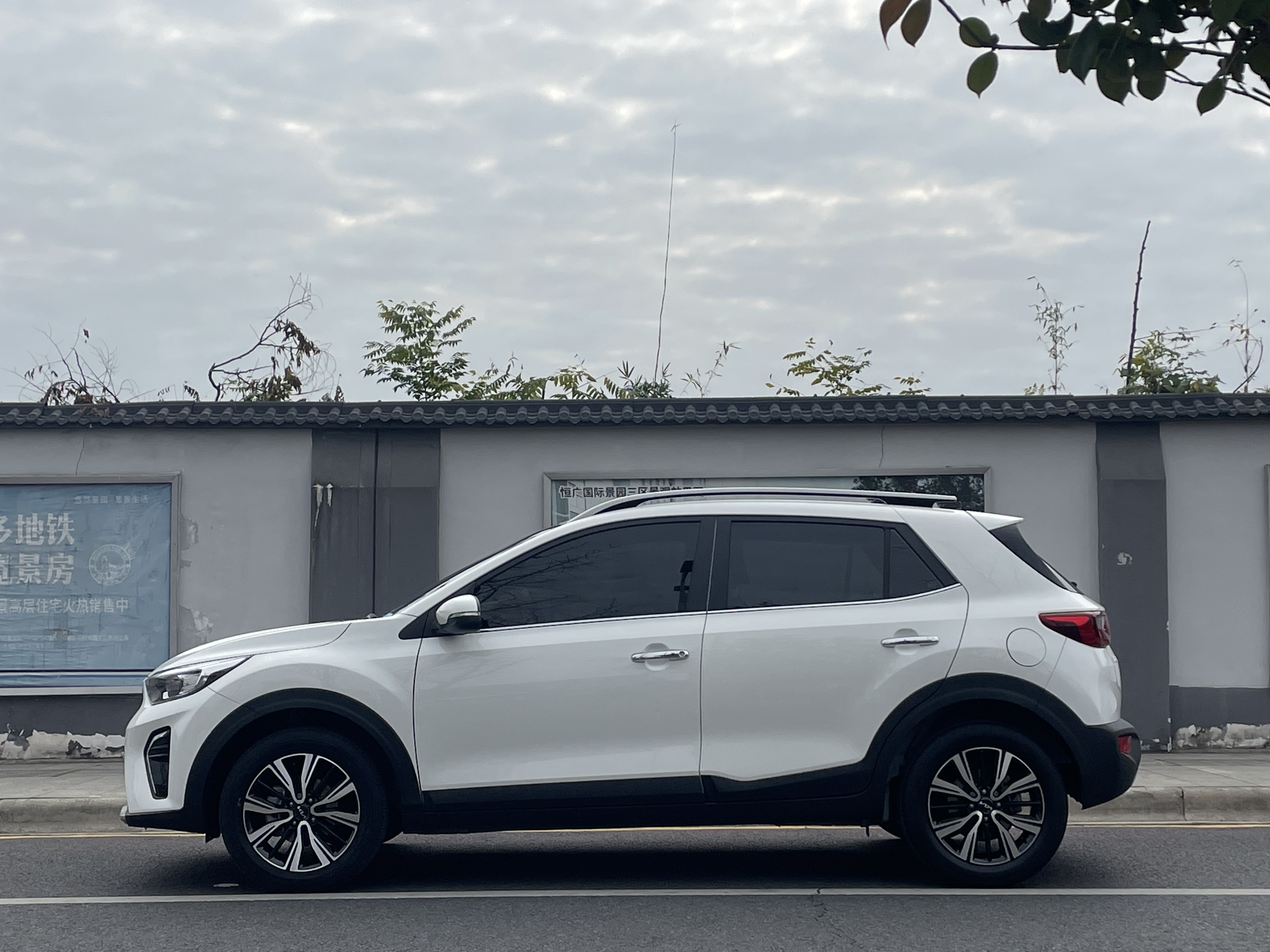Kia KX1 2022 car image #4