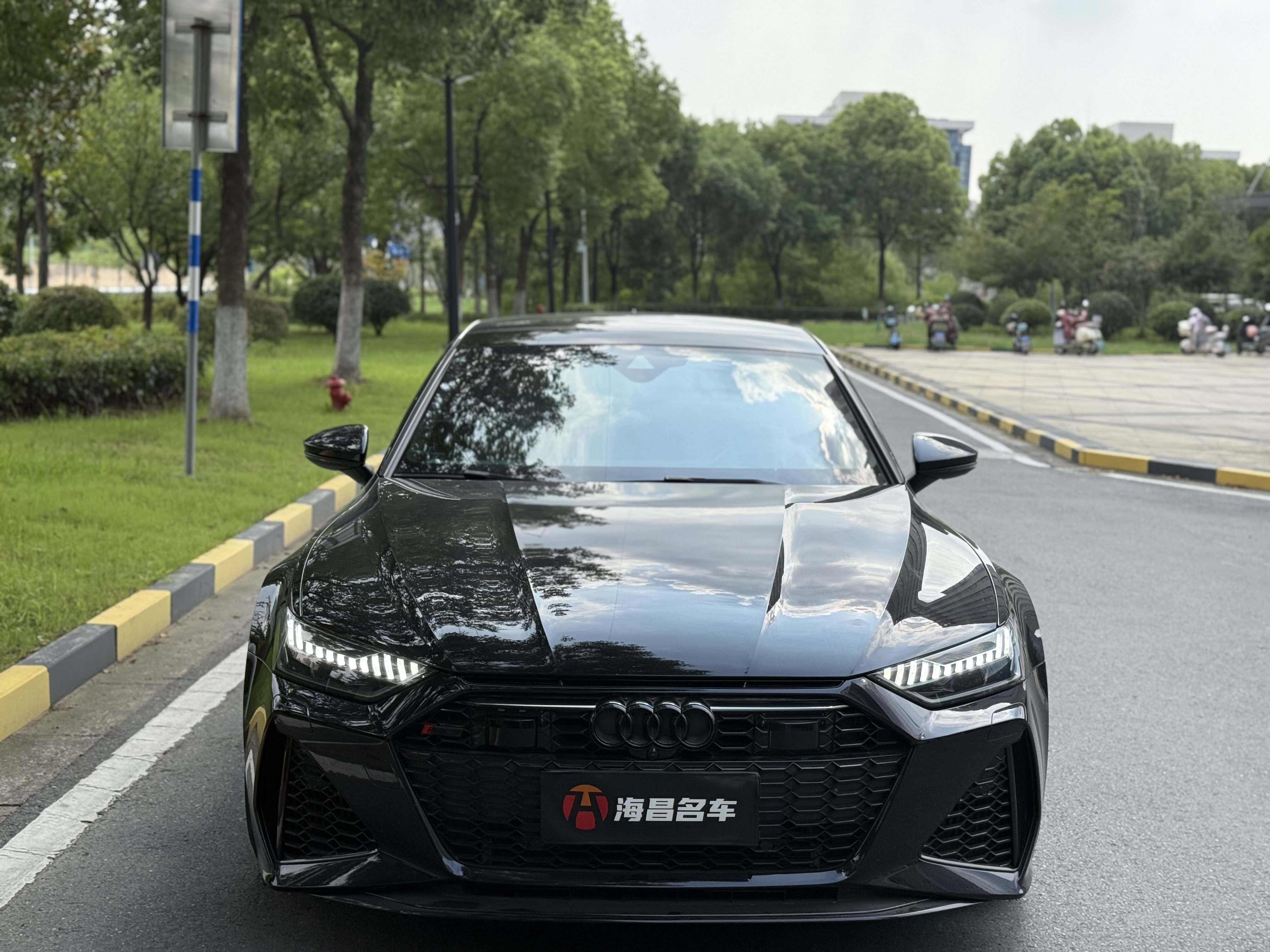 Audi RS 7 2021 car image #4