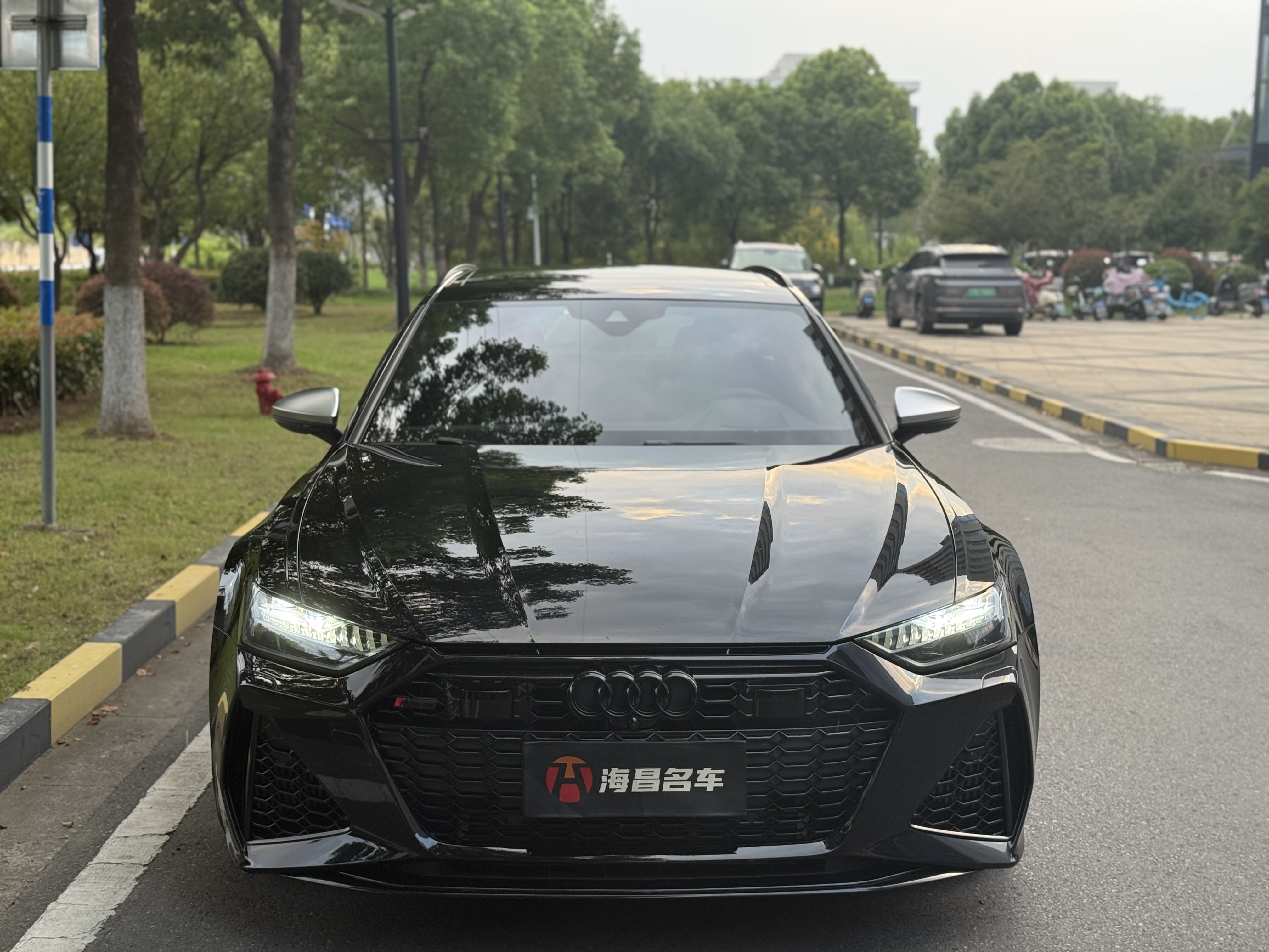 Audi RS 6 2021 car image #4