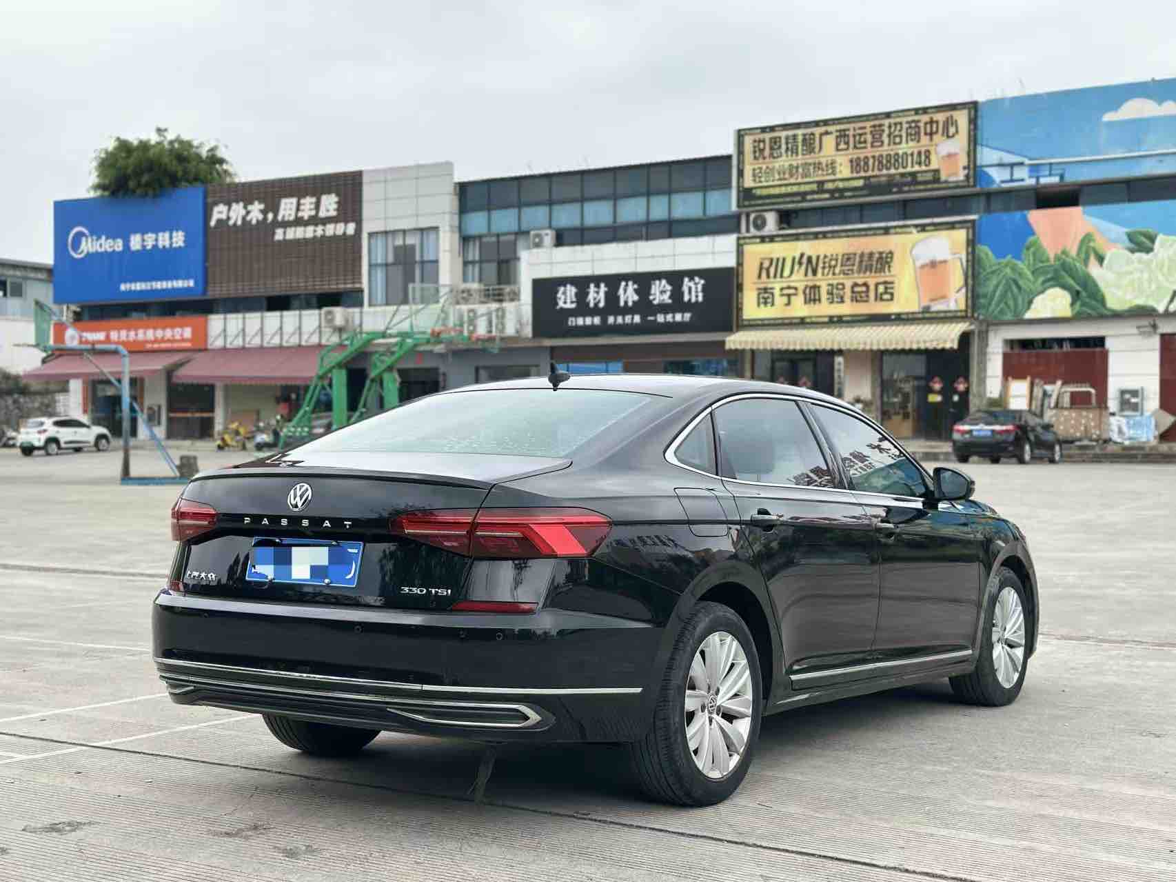 Volkswagen Passat 2020 car image #4