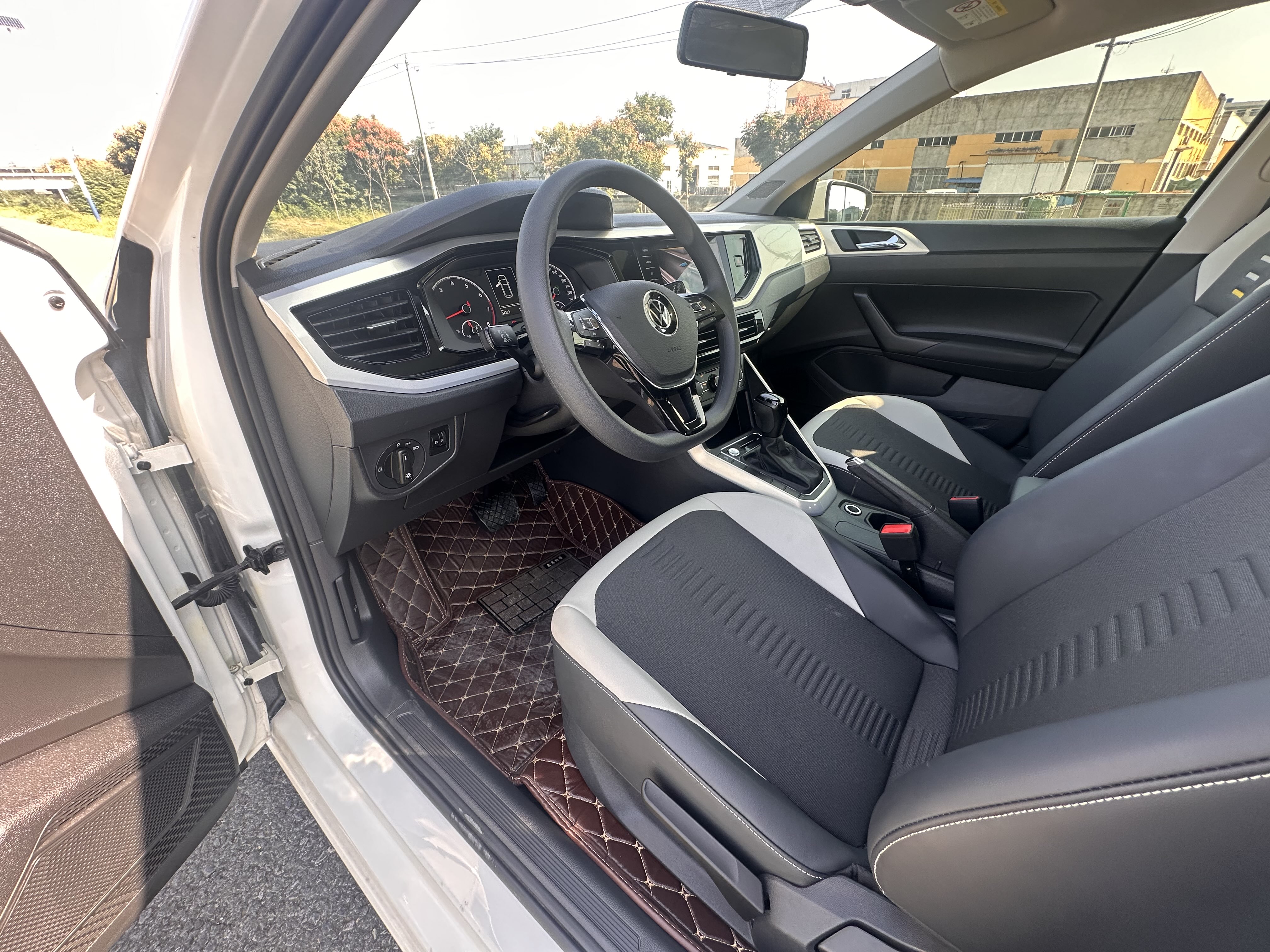 Polo 2021 car image #4
