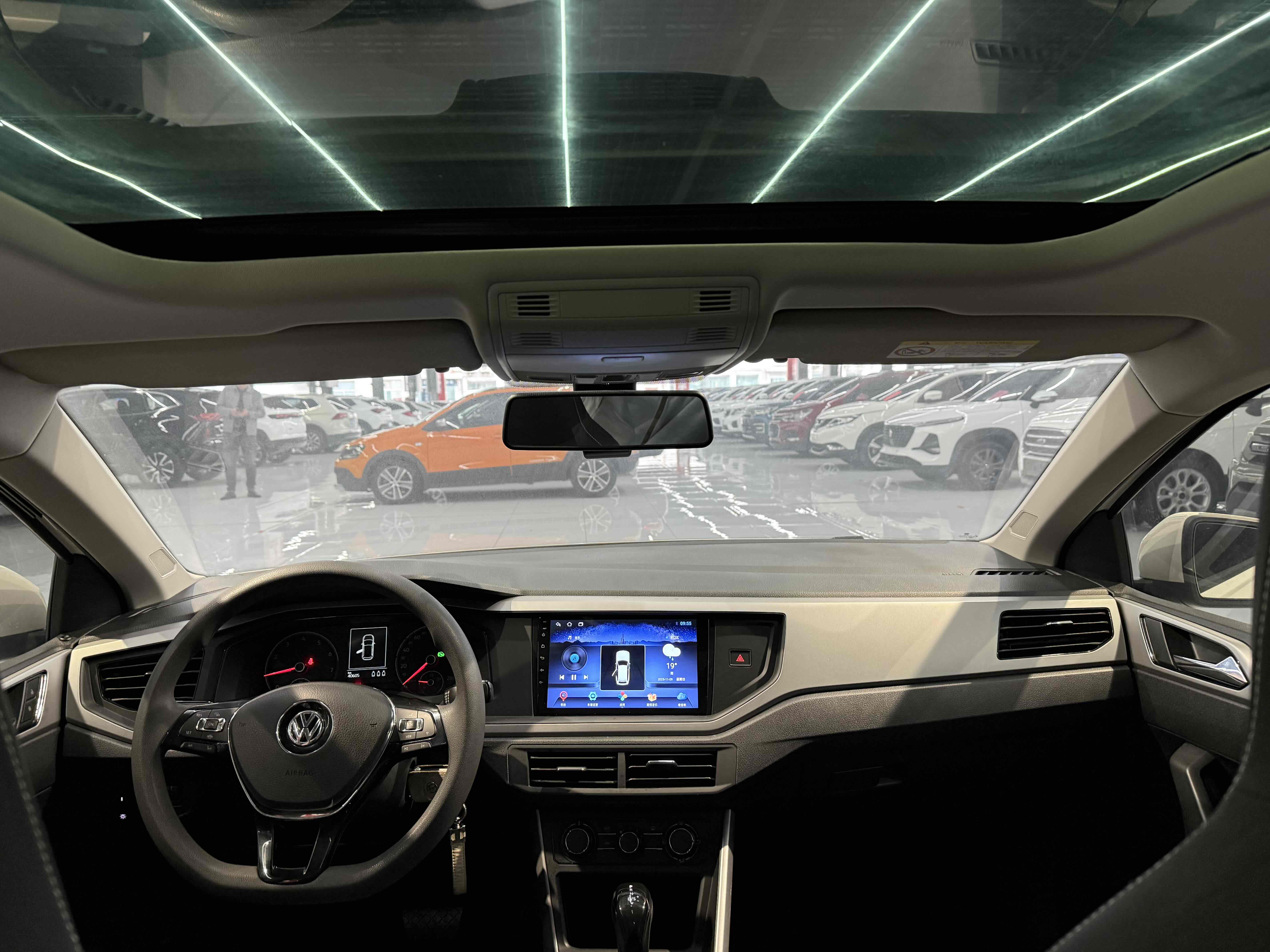 Polo 2021 car image #4