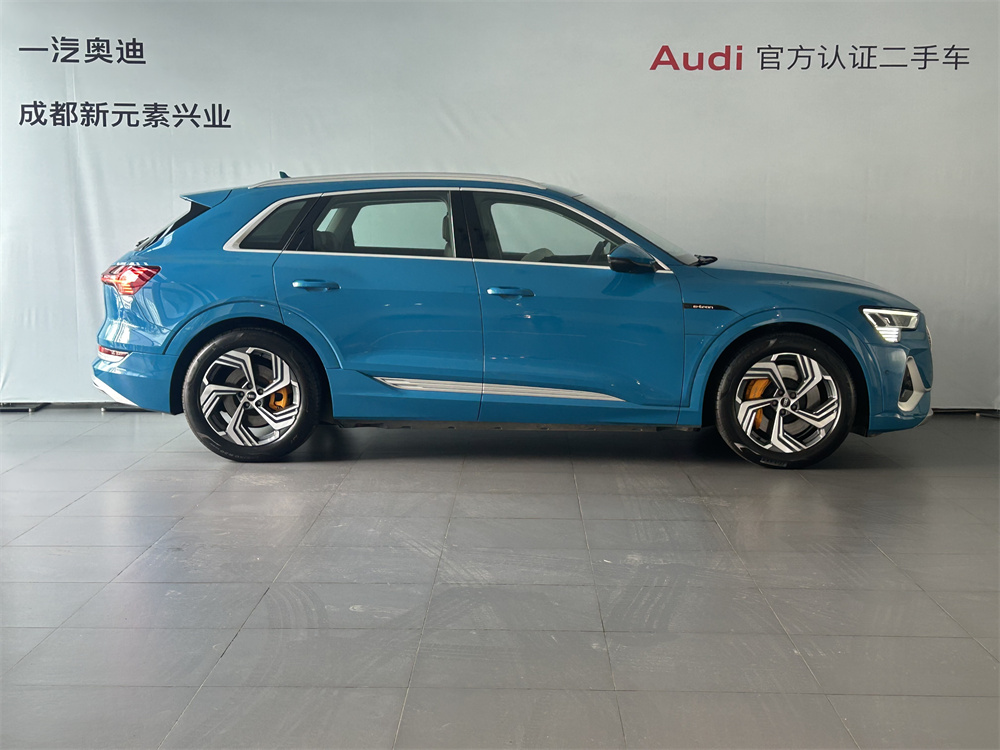 Audi e-tron 2023 #4 Audi e-tron 2023 car image #4