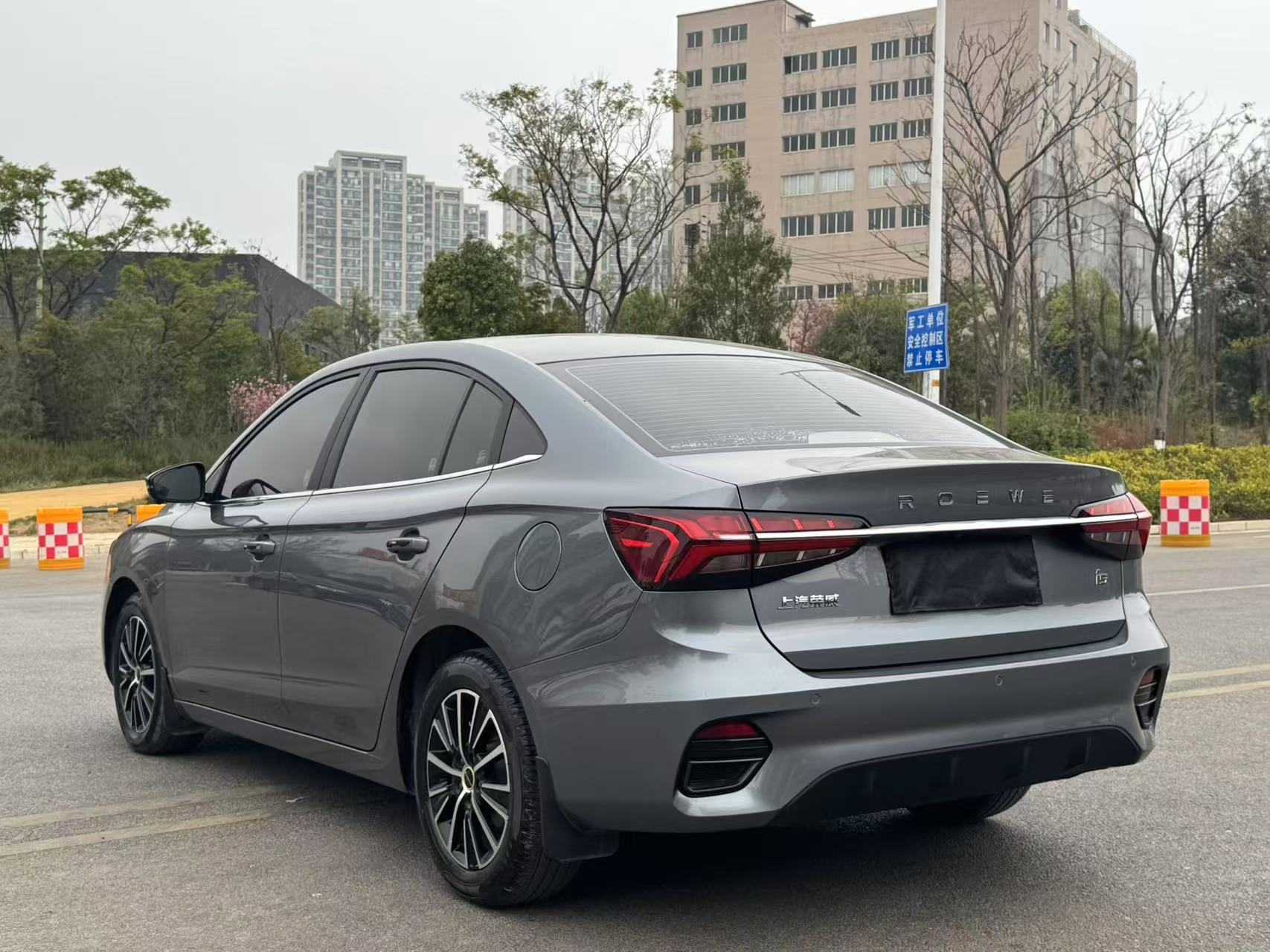 Roewe i5 2022 #4 Roewe i5 2022 car image #4