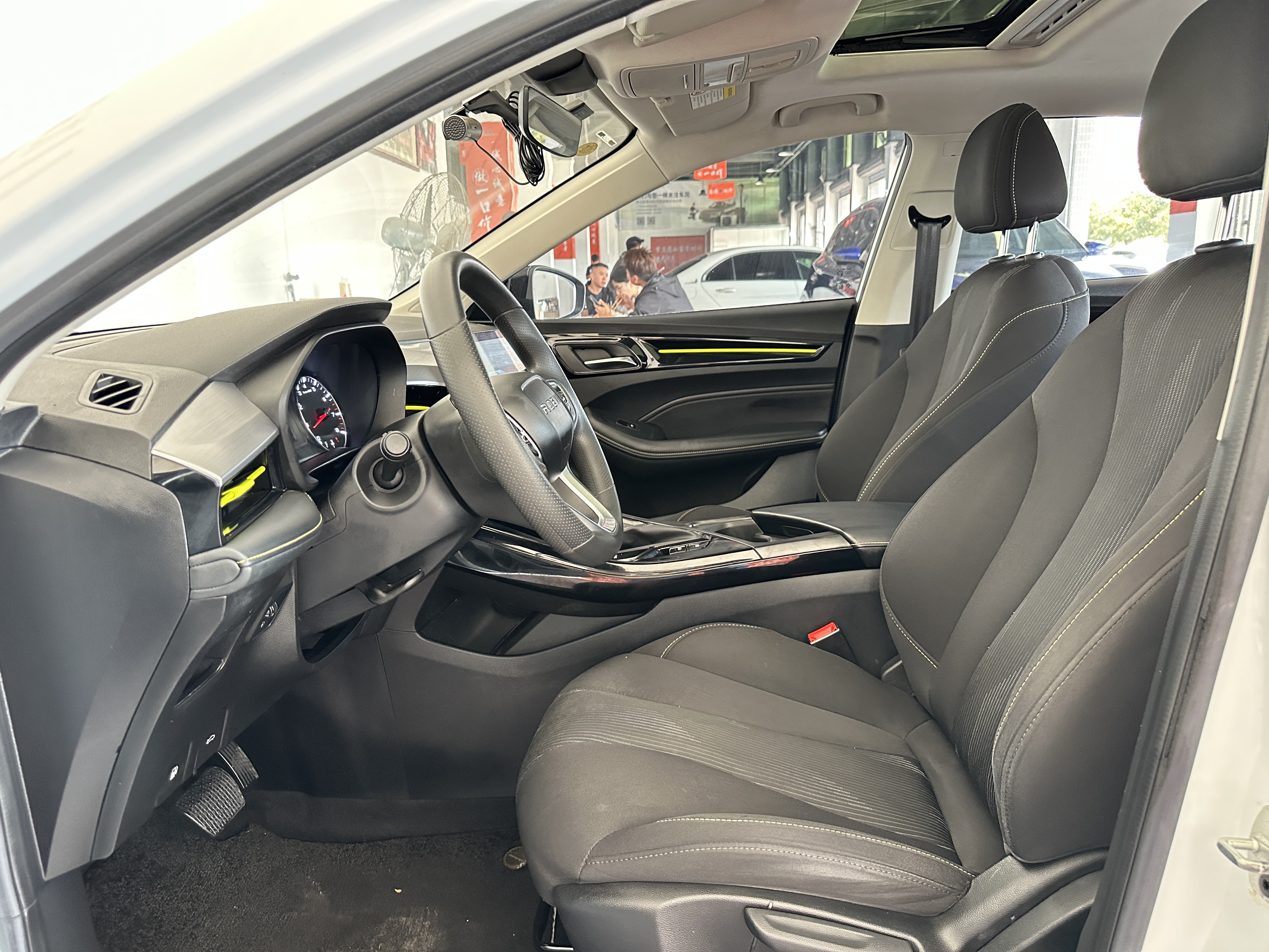 Roewe i5 2023 #4 Roewe i5 2023 car image #4