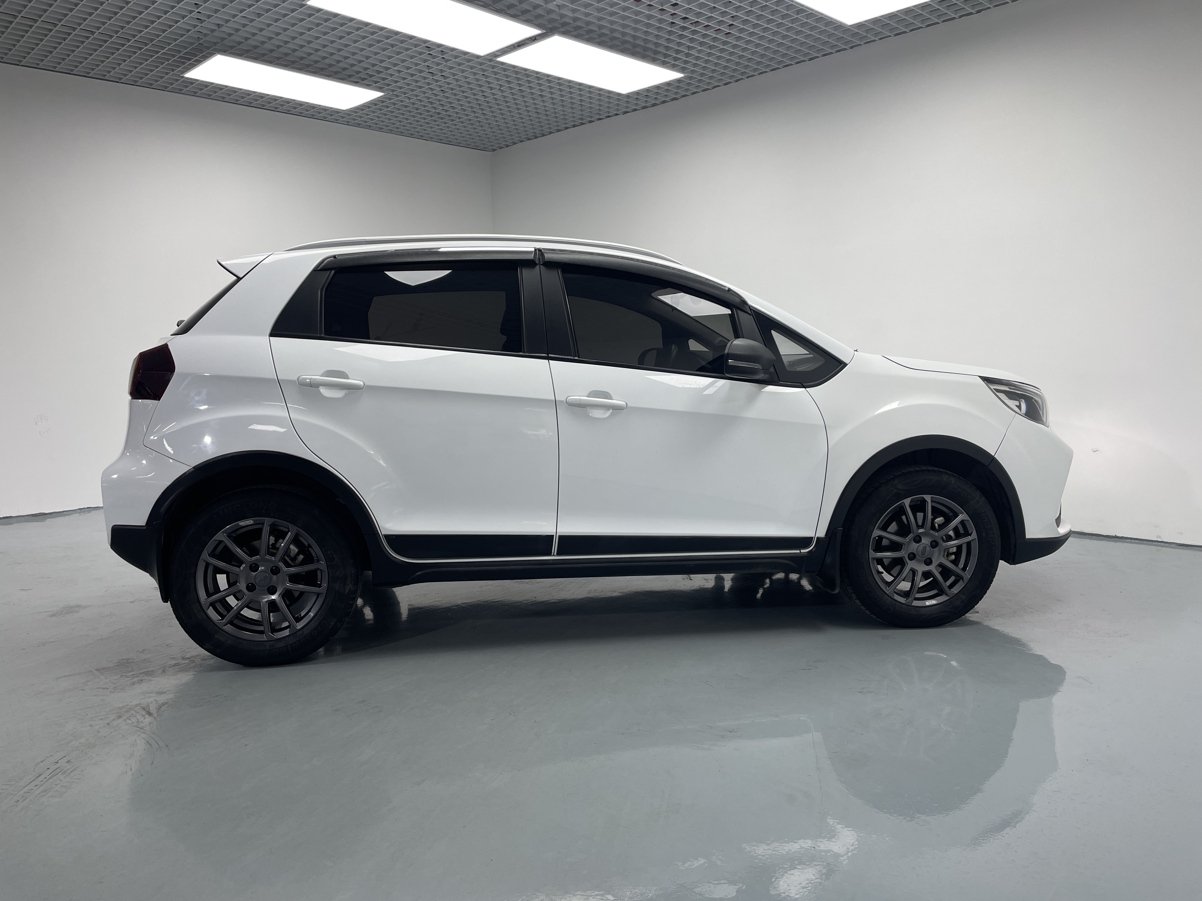 GEELY Vision X3 2022 изображение автомобиля #4