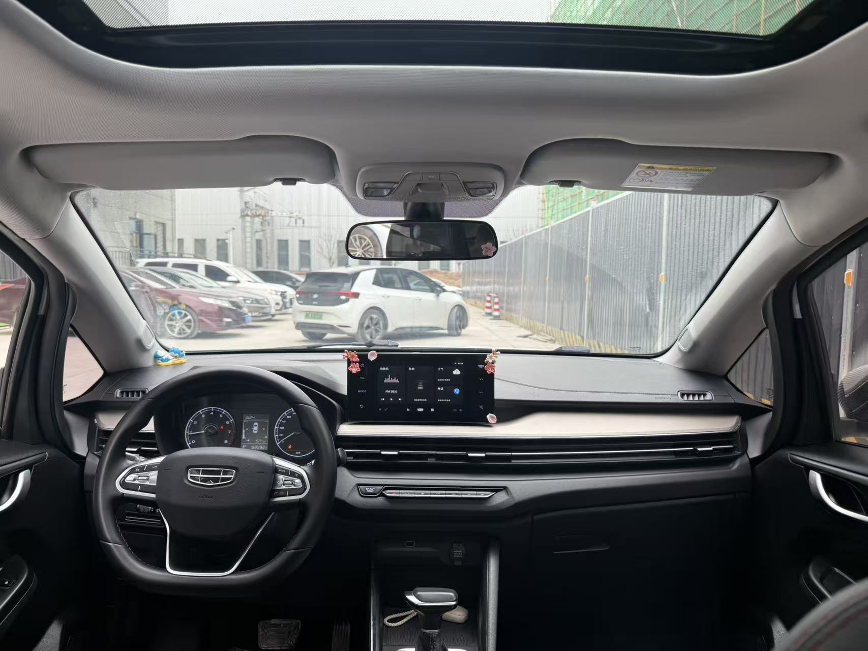 GEELY Vision X3 2021 изображение автомобиля #4