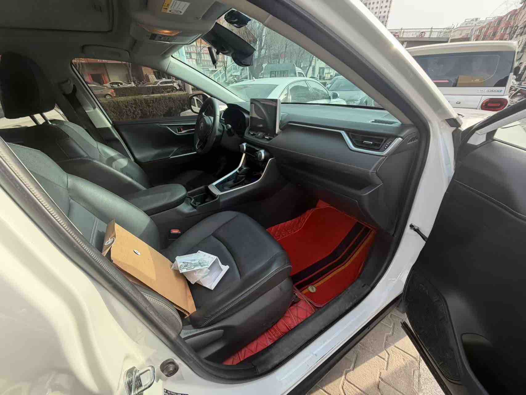 Toyota RAV4 2021 car image #4