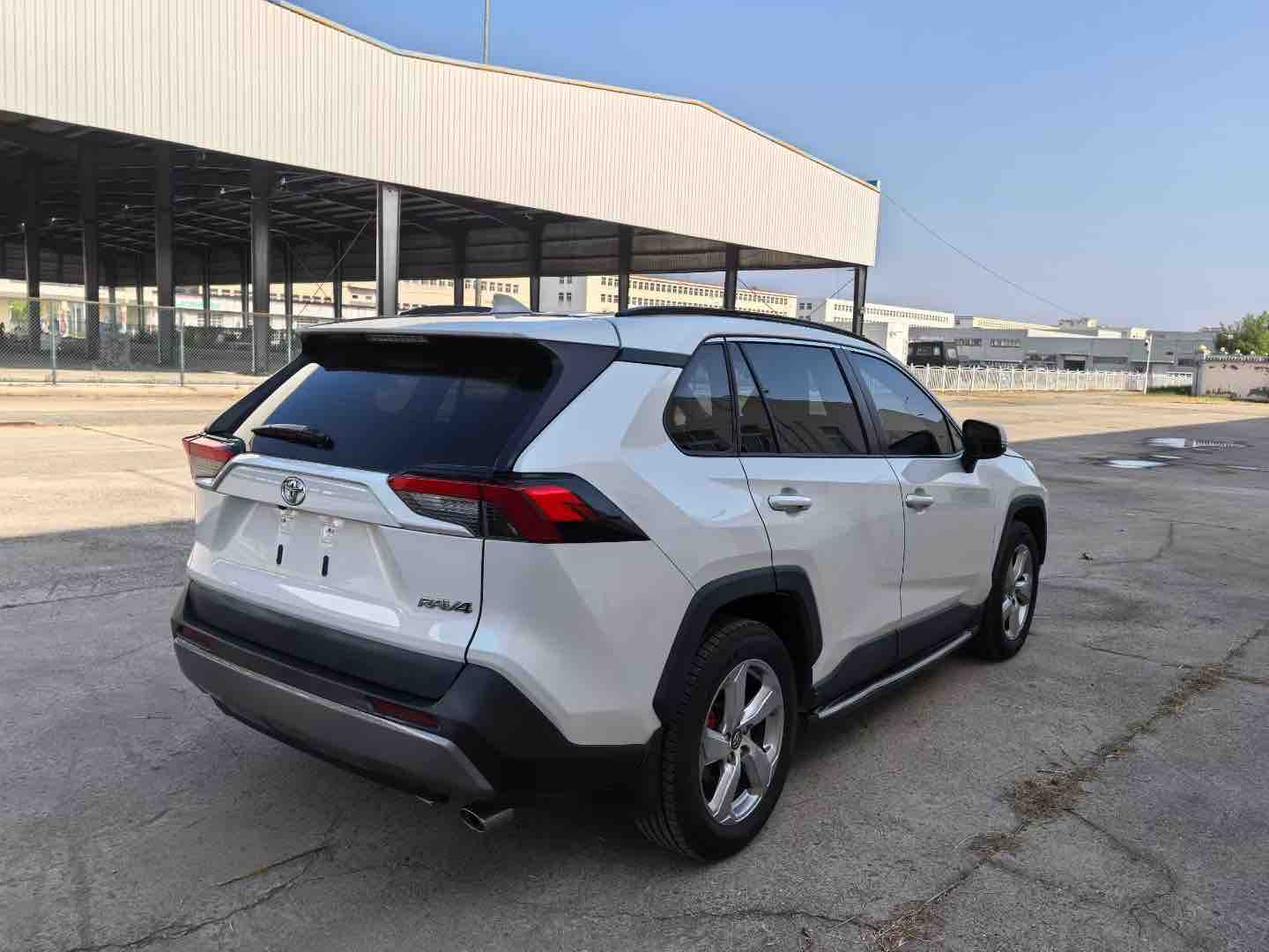 Toyota RAV4 2022 car image #4