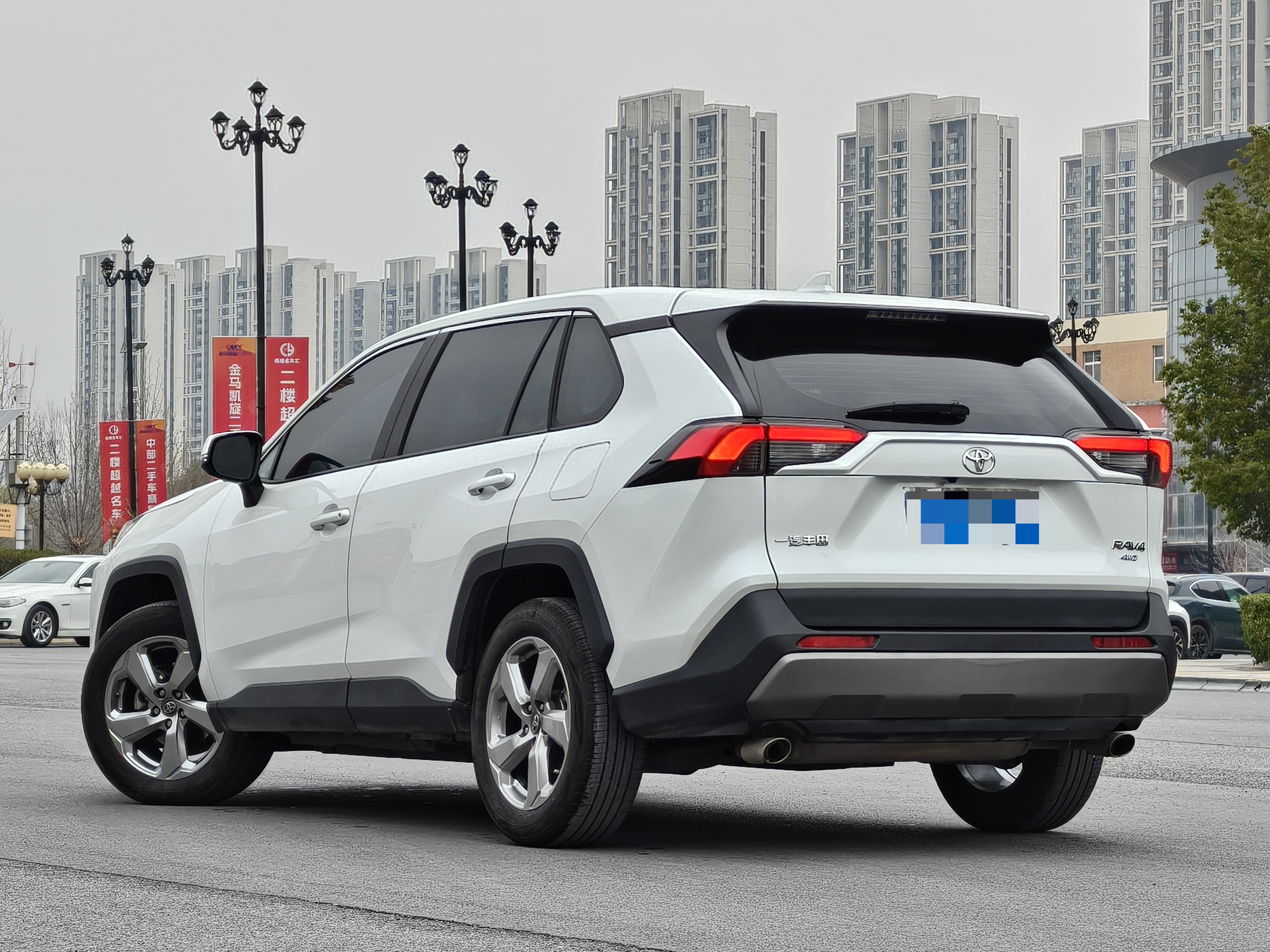 Toyota RAV4 2021 car image #4