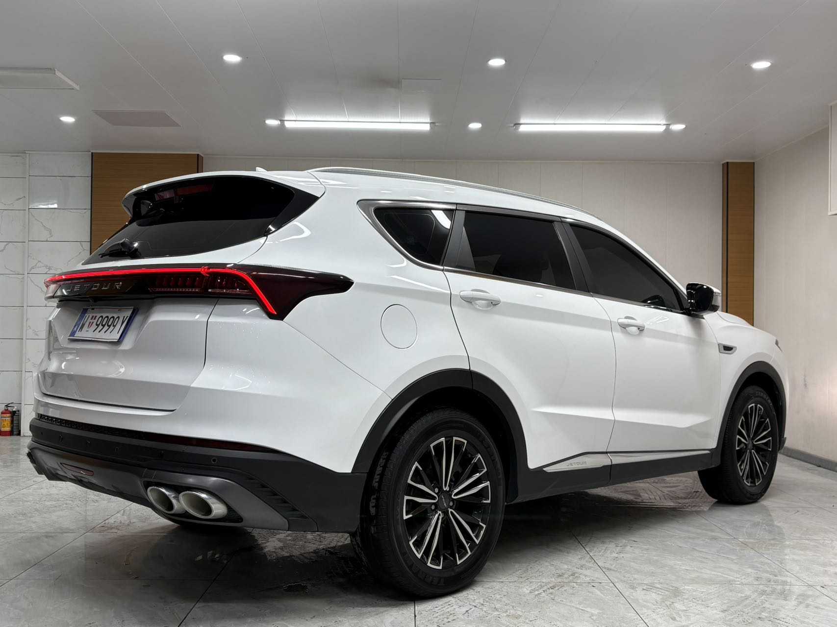 X70 PLUS 2022 car image #4