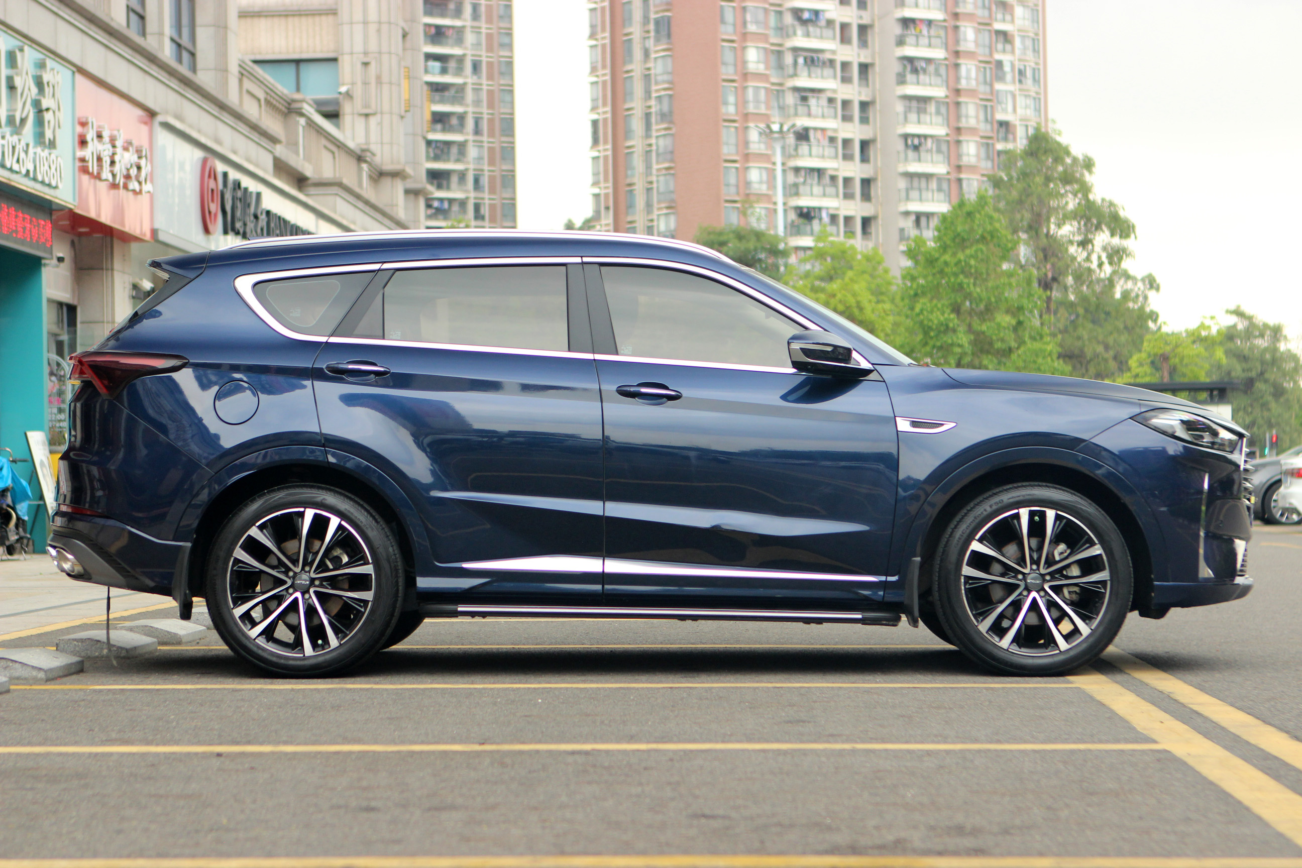 X70 PLUS 2022 car image #4