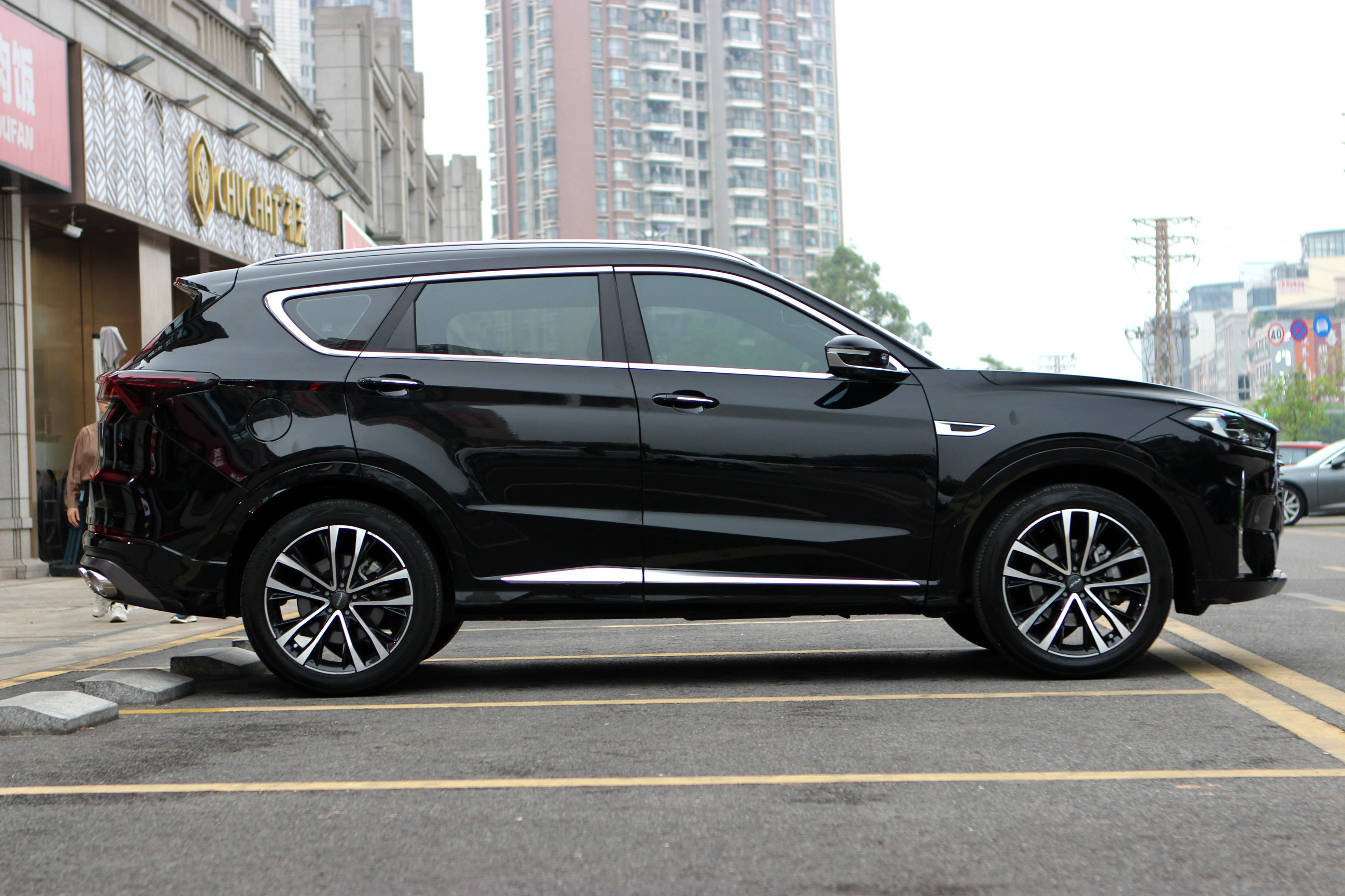 X70 PLUS 2022 car image #4