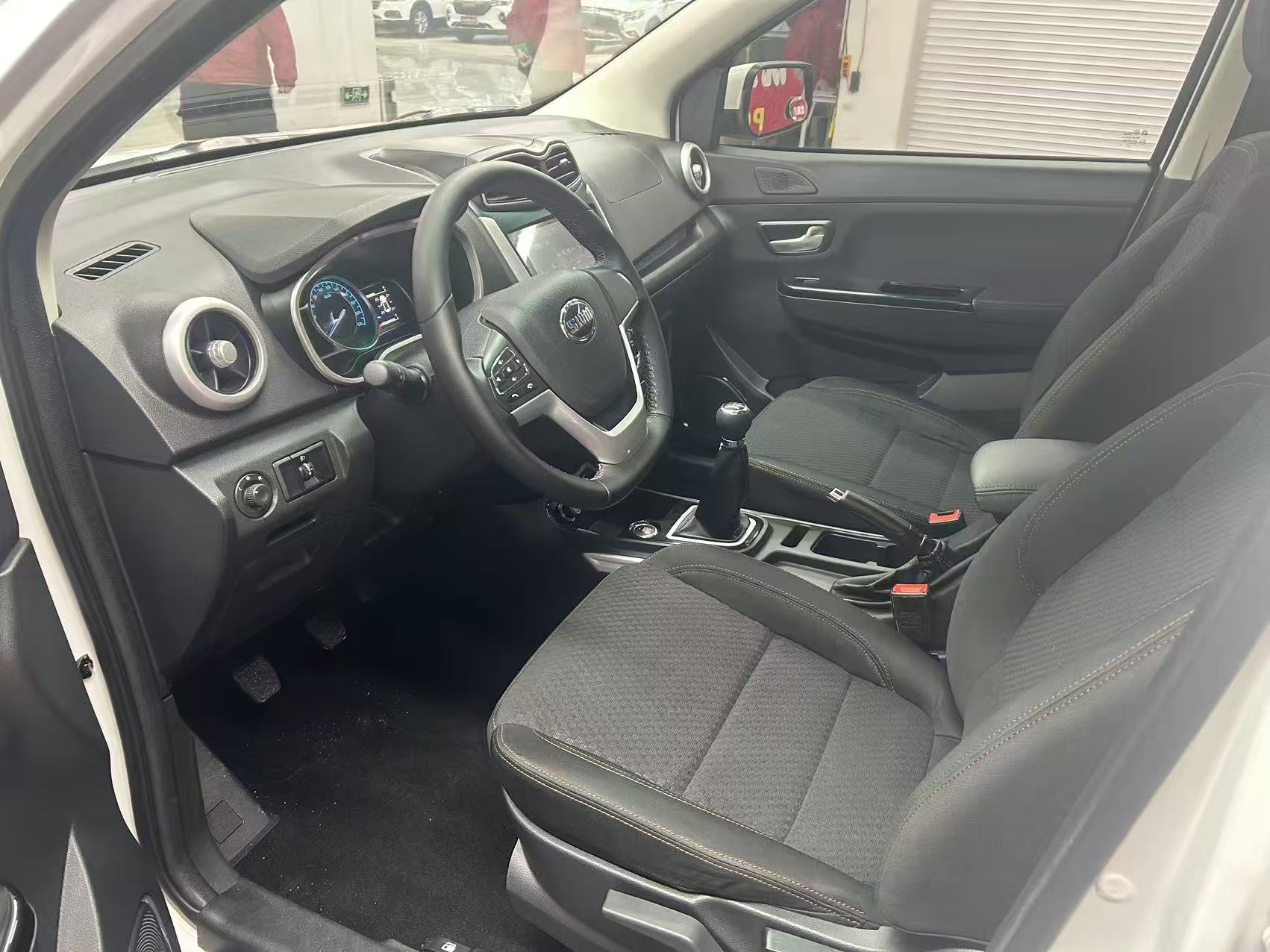 SWM斯威汽车 SWM斯威X3 2021 #4 SWM斯威汽车 SWM斯威X3 2021 汽车图片 #4