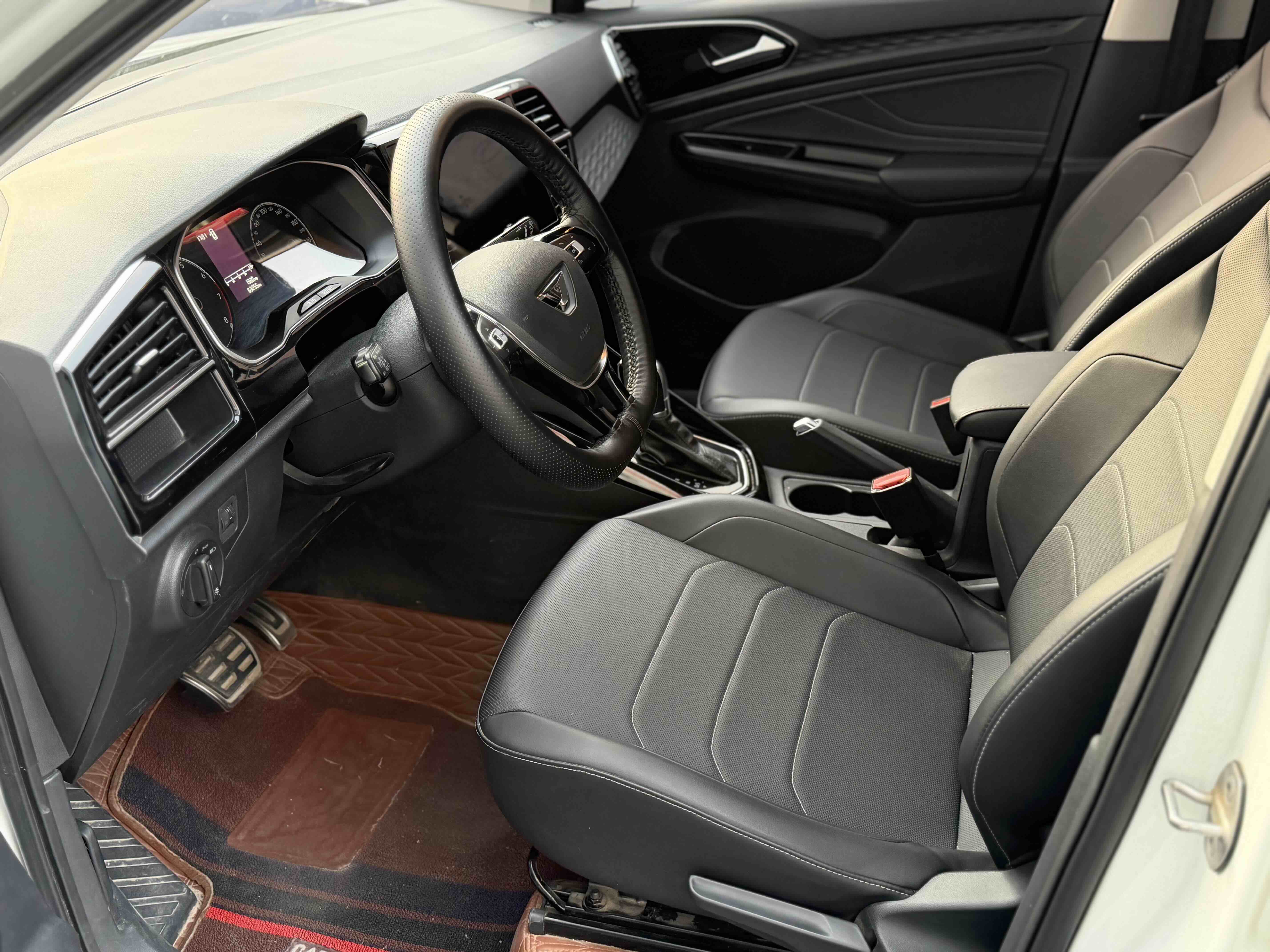 VS5 2021 car image #4