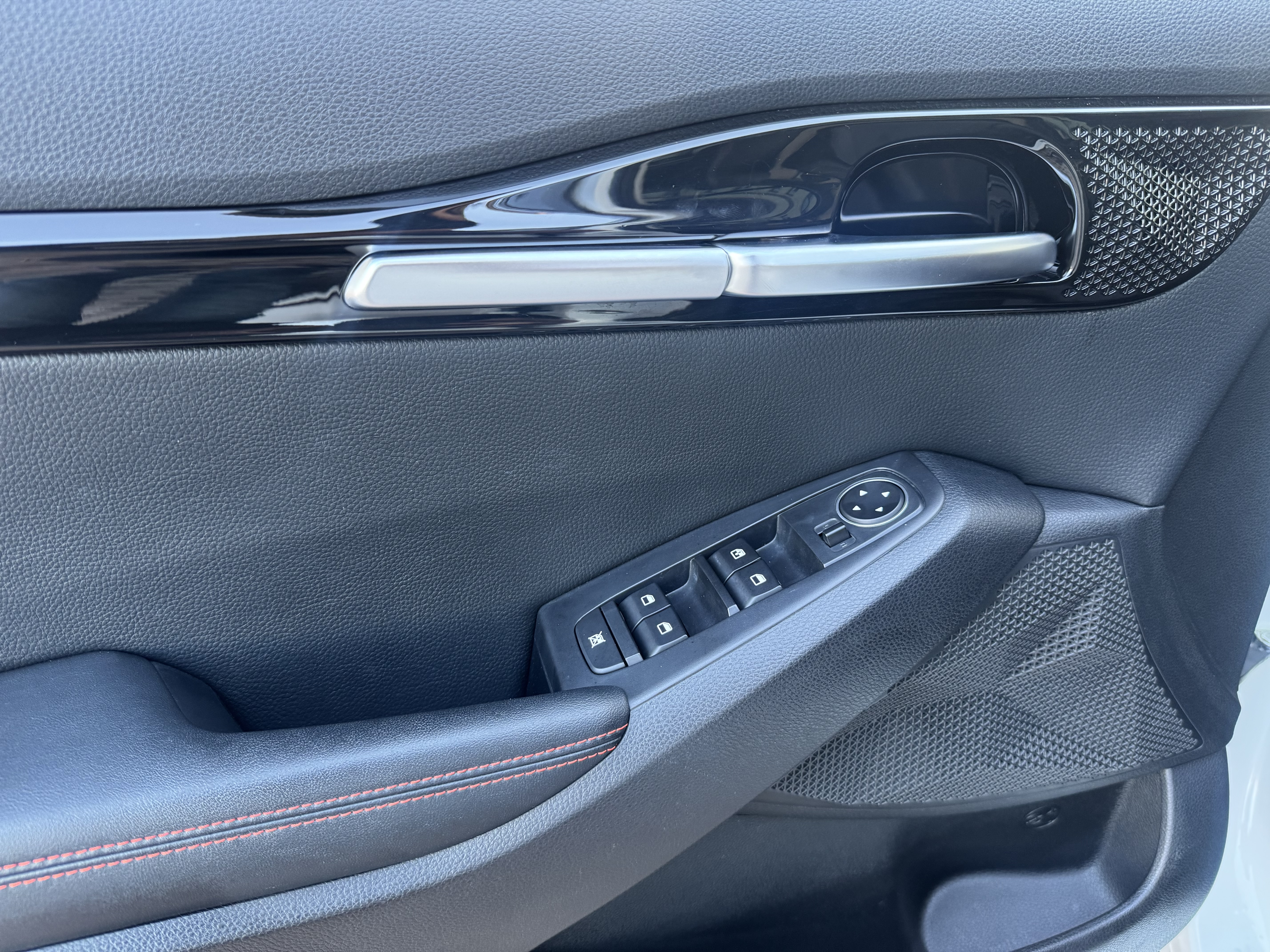 Kia Stonic 2022 изображение автомобиля #4