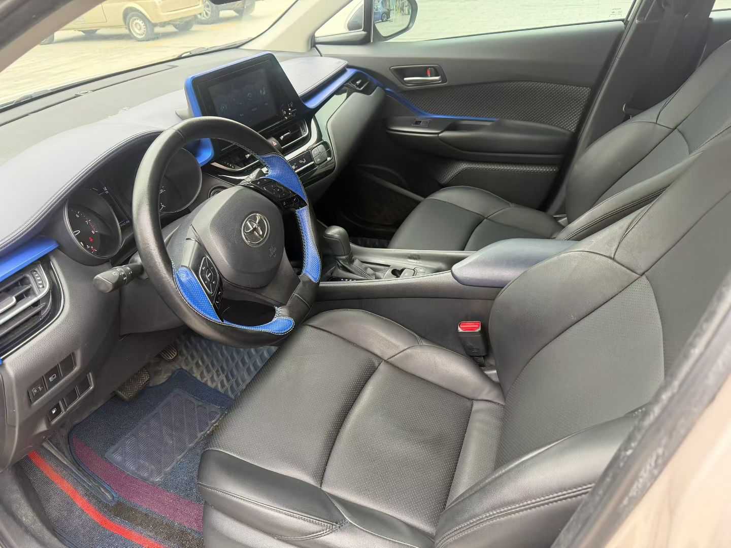 Toyota C-HR 2021 car image #4