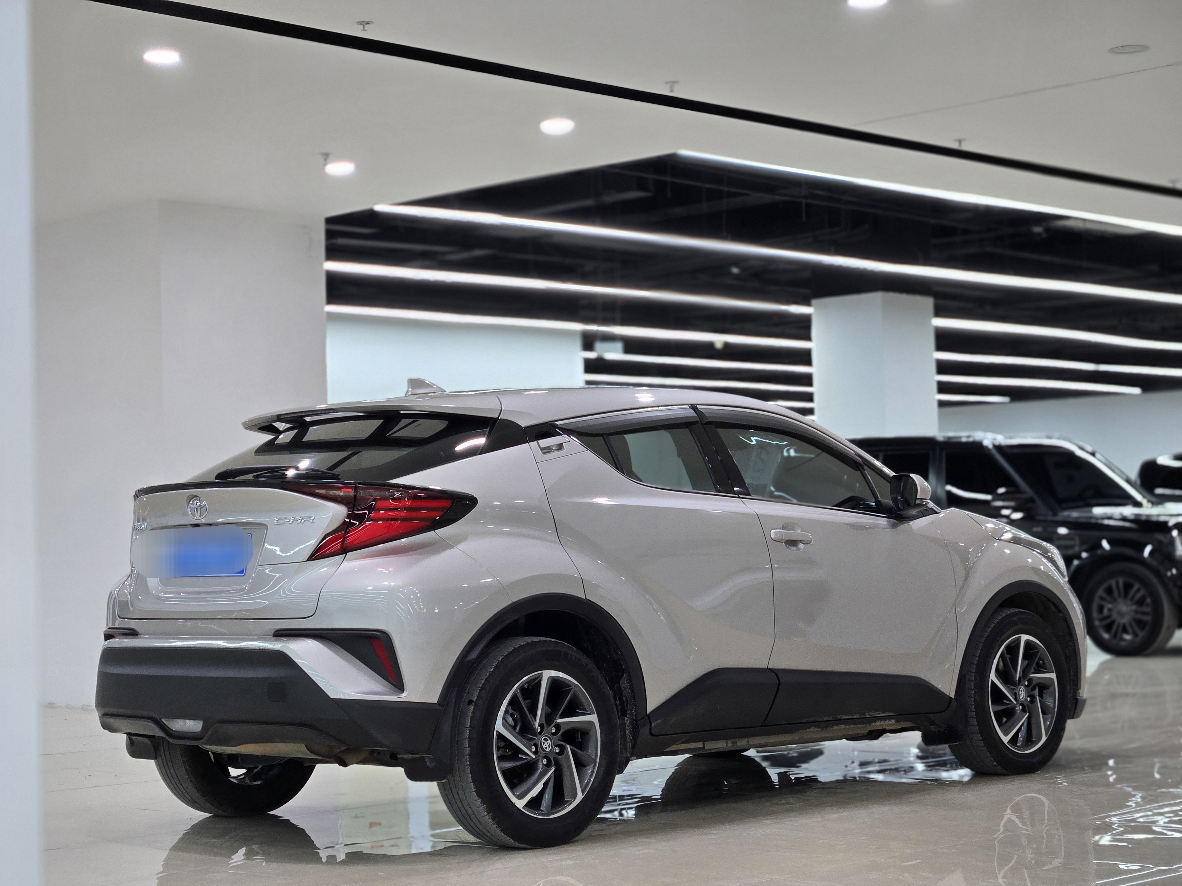 Toyota C-HR 2022 car image #4