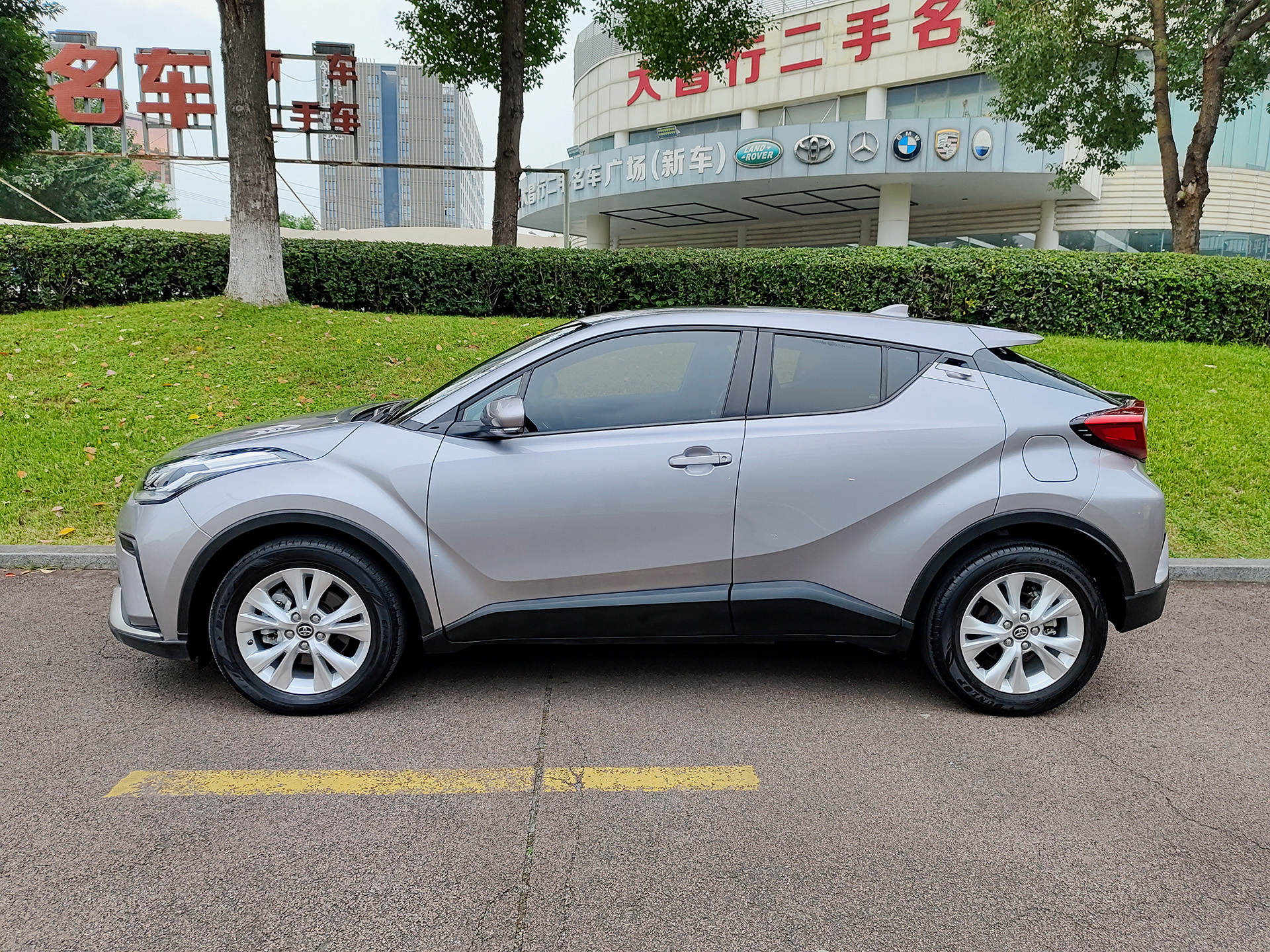 Toyota Izoa 2022 car image #4