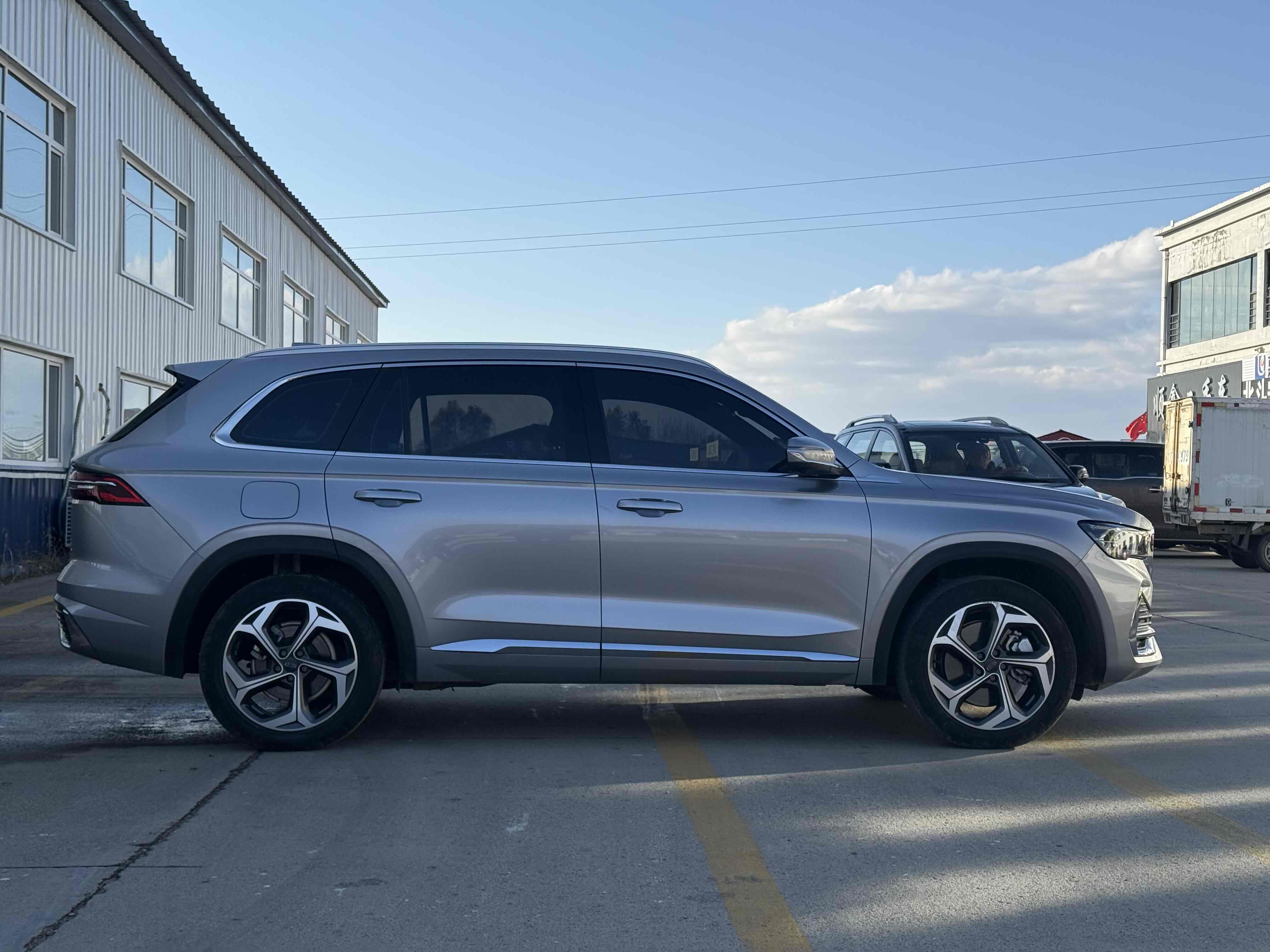 GEELY Monjaro 2022 car image #4