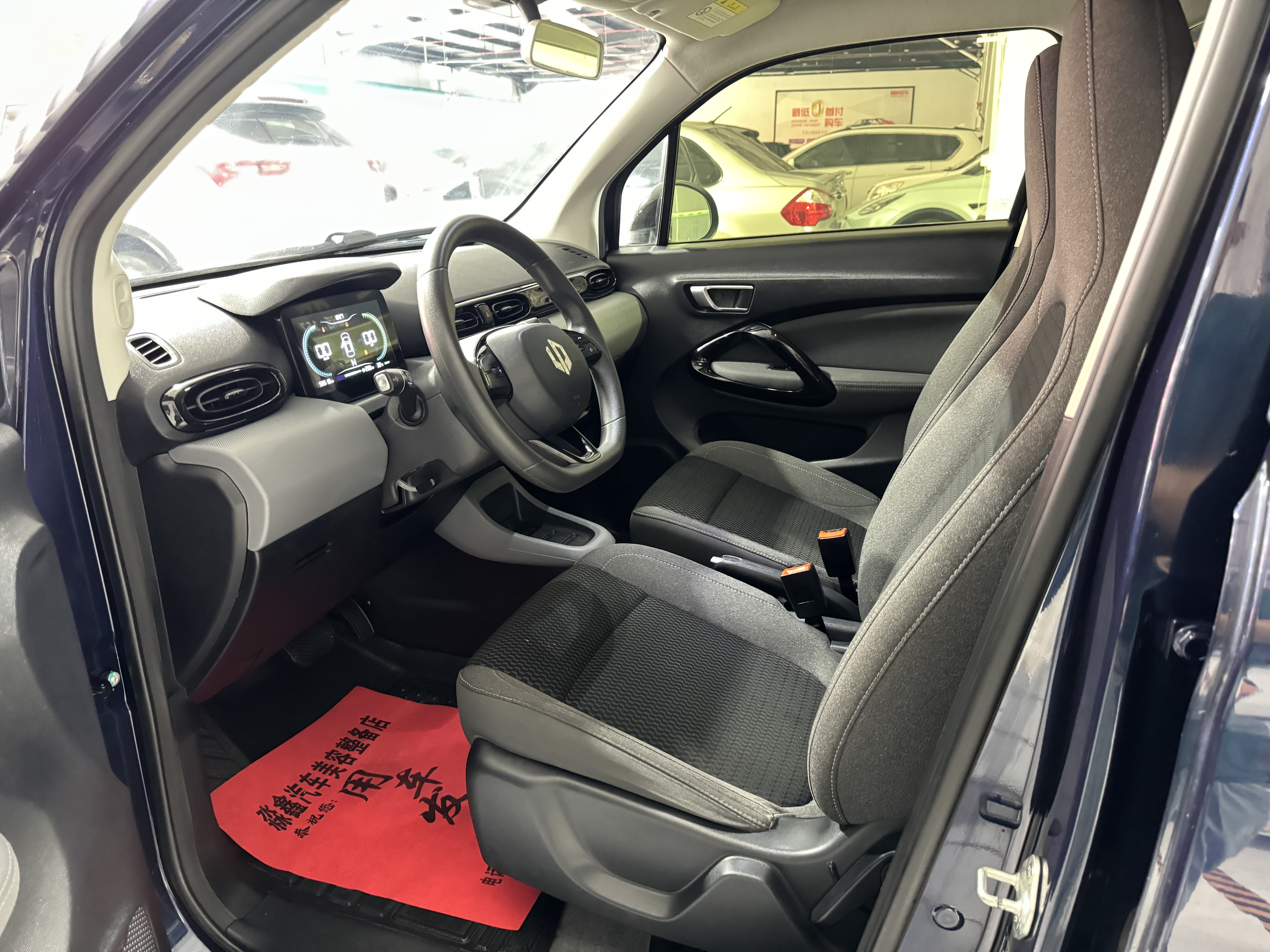 零跑汽车 零跑T03 2021 汽车图片 #4