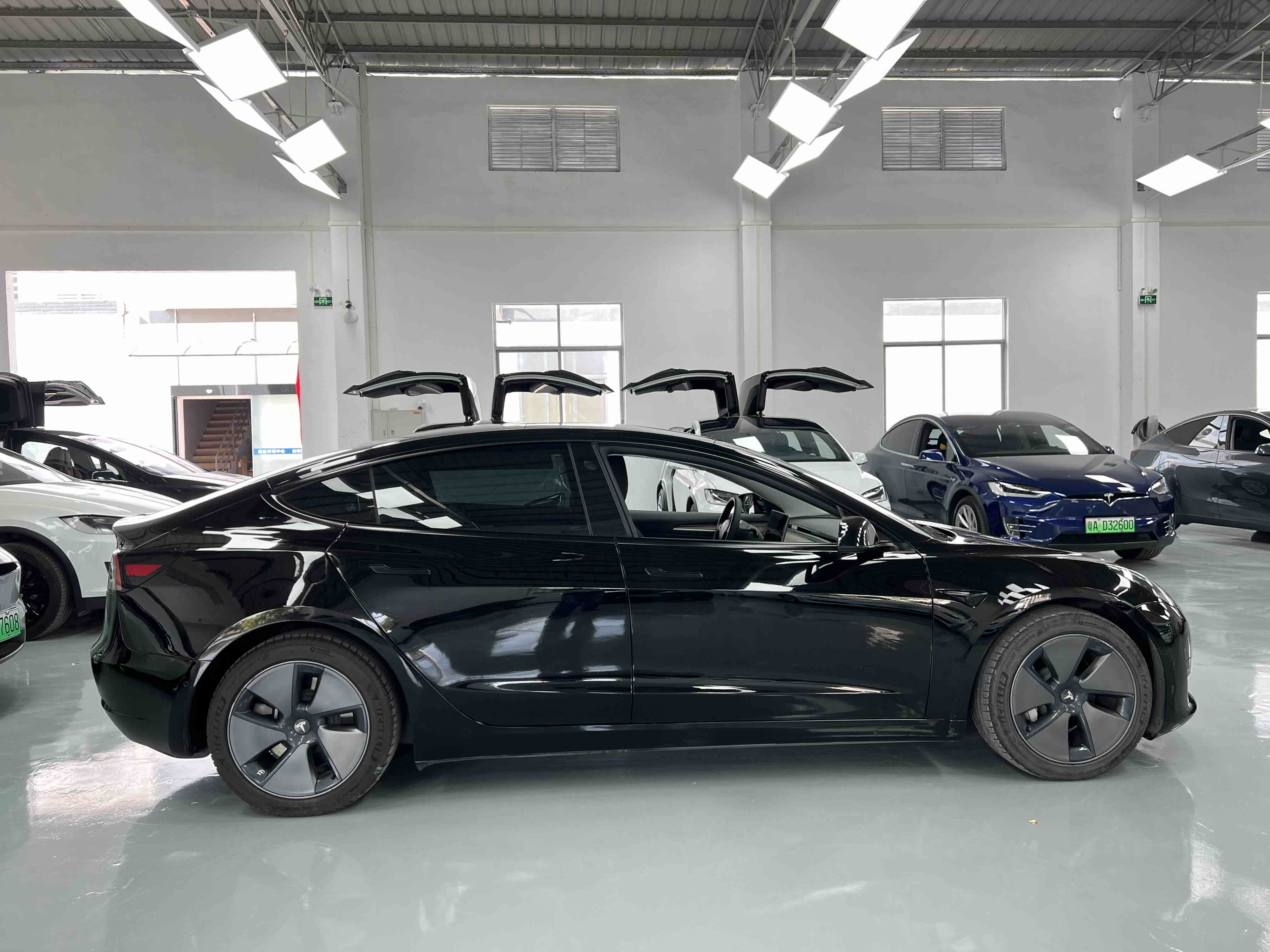 Tesla Model 3 2021 #4 Tesla Model 3 2021 car image #4