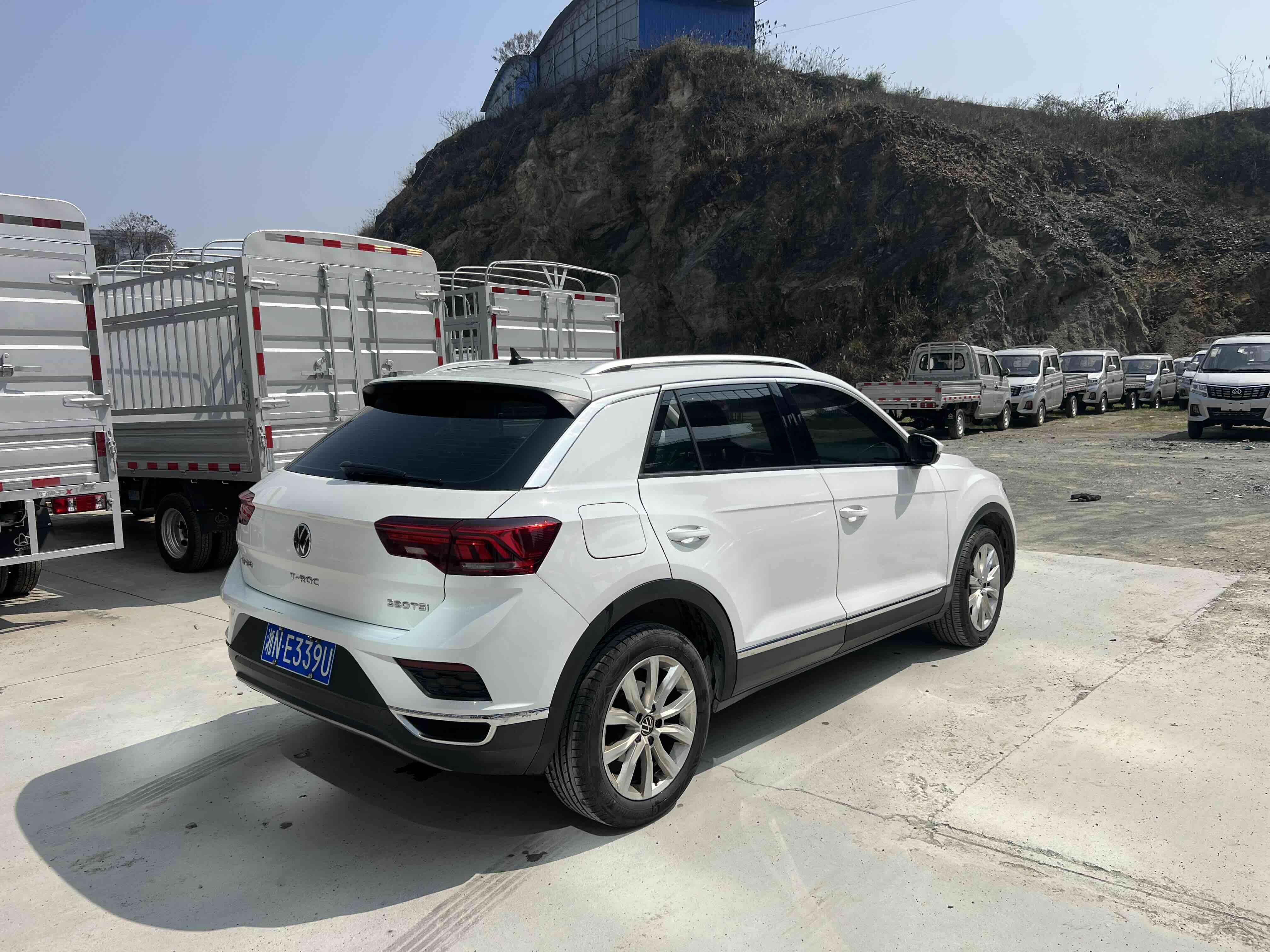 Volkswagen T-Roc 2021 car image #4