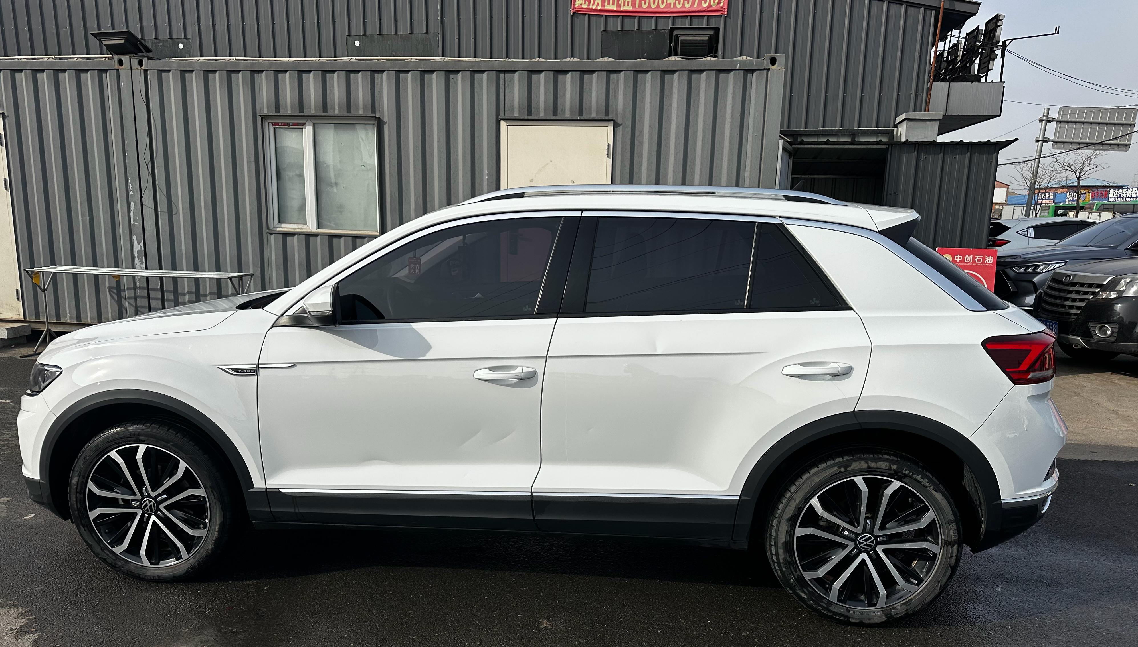 Volkswagen T-Roc 2022 car image #4