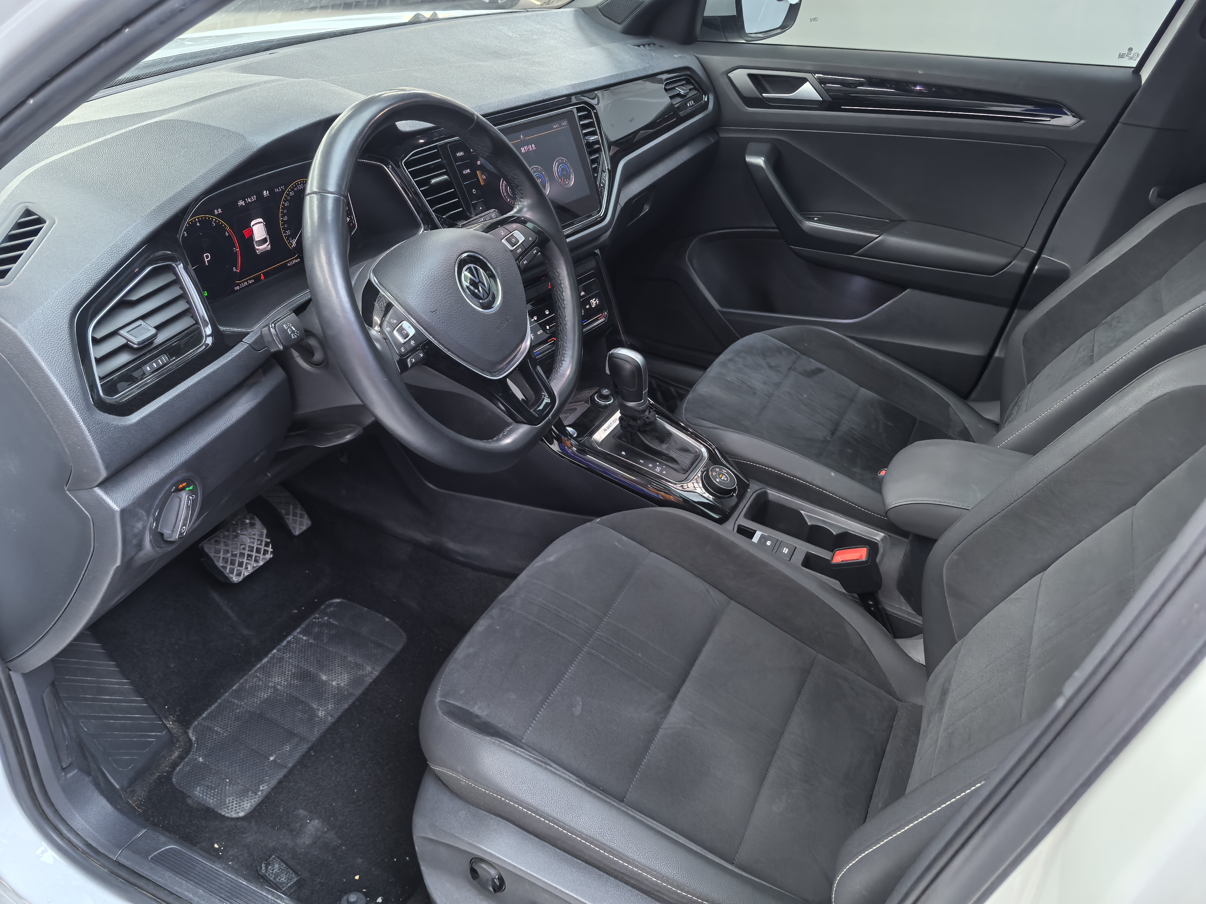 T-Roc 2022 car image #4