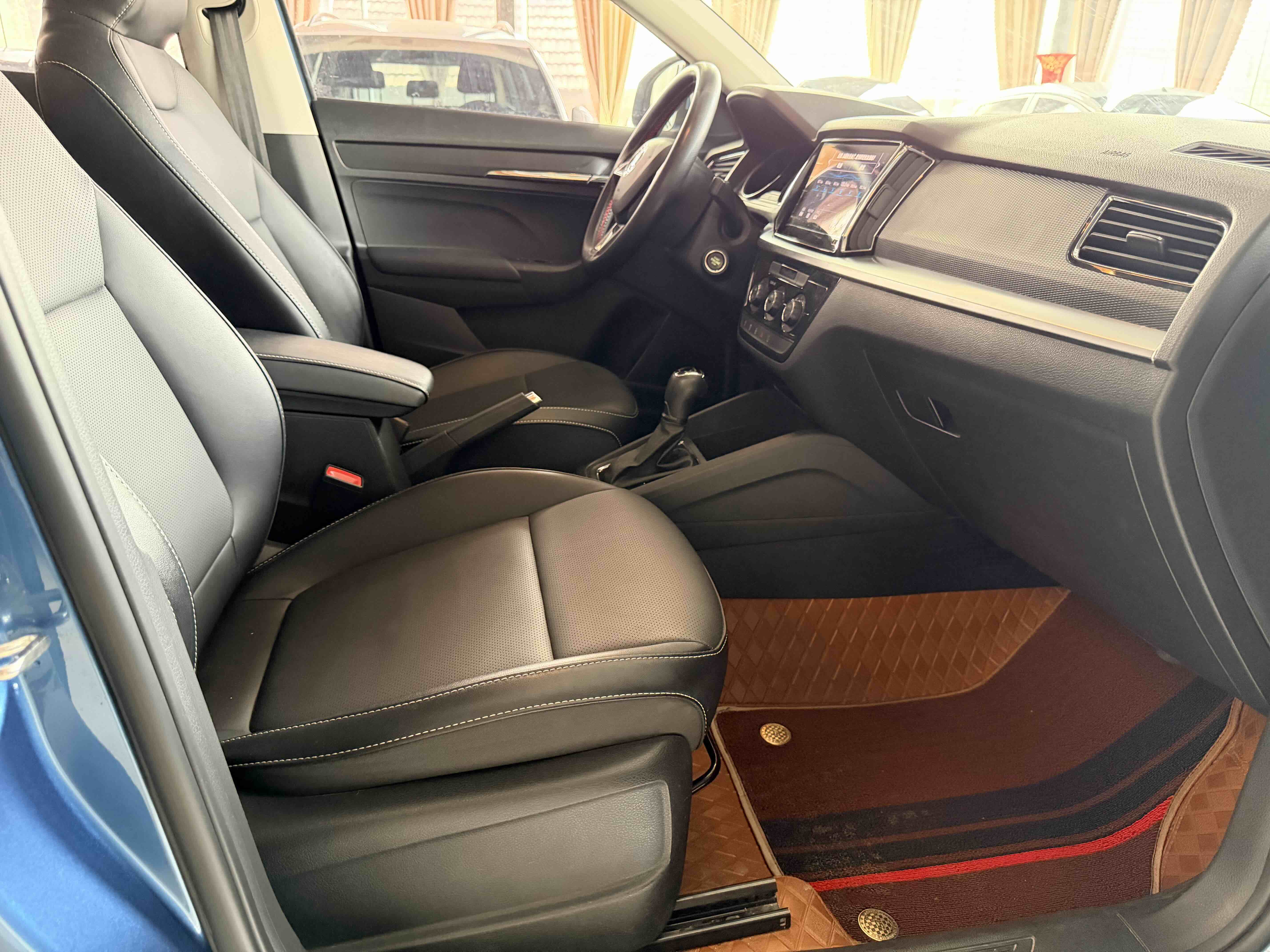 Skoda Kamiq 2021 car image #4