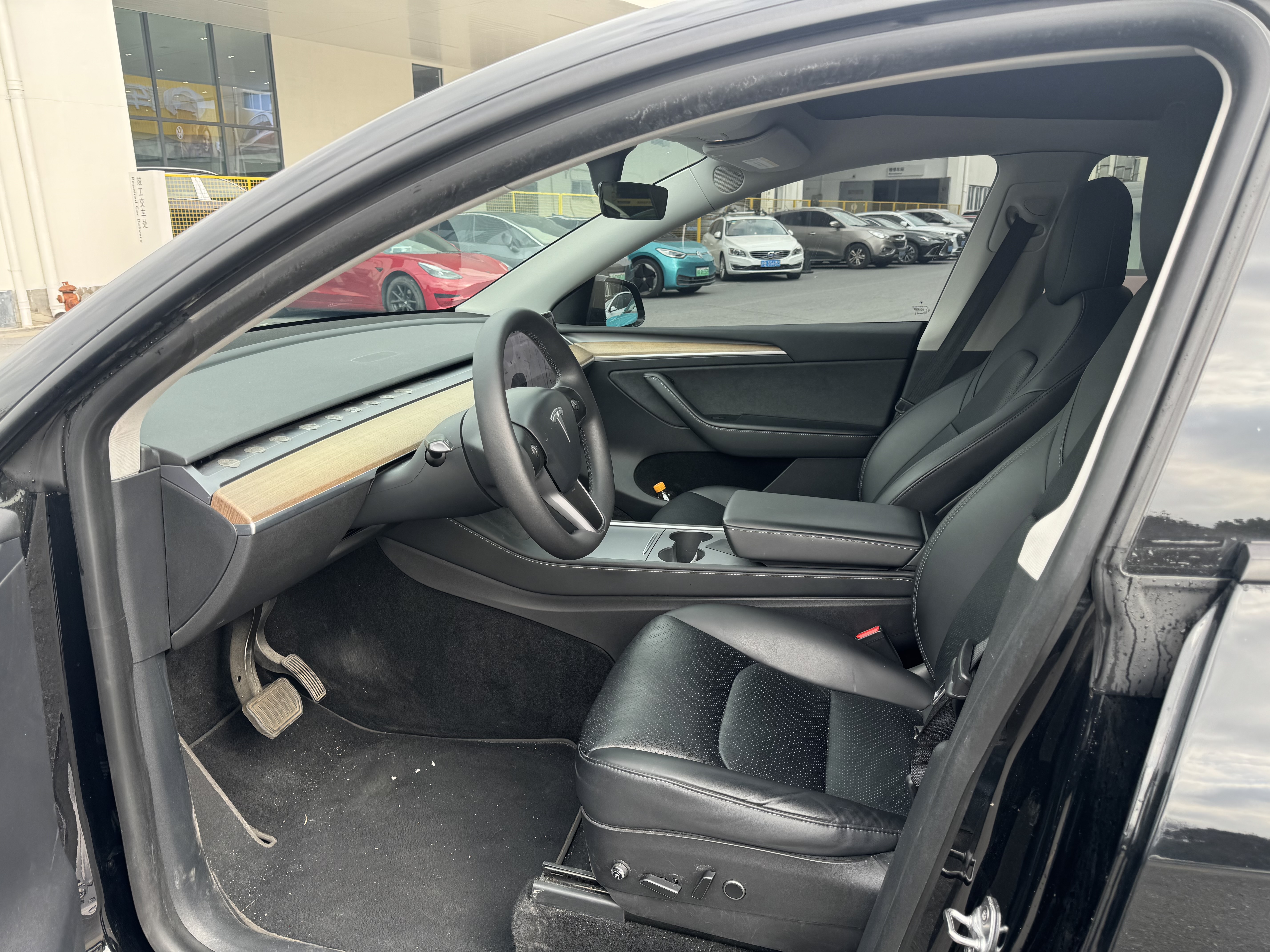 Tesla Model Y 2021 #4 Tesla Model Y 2021 car image #4