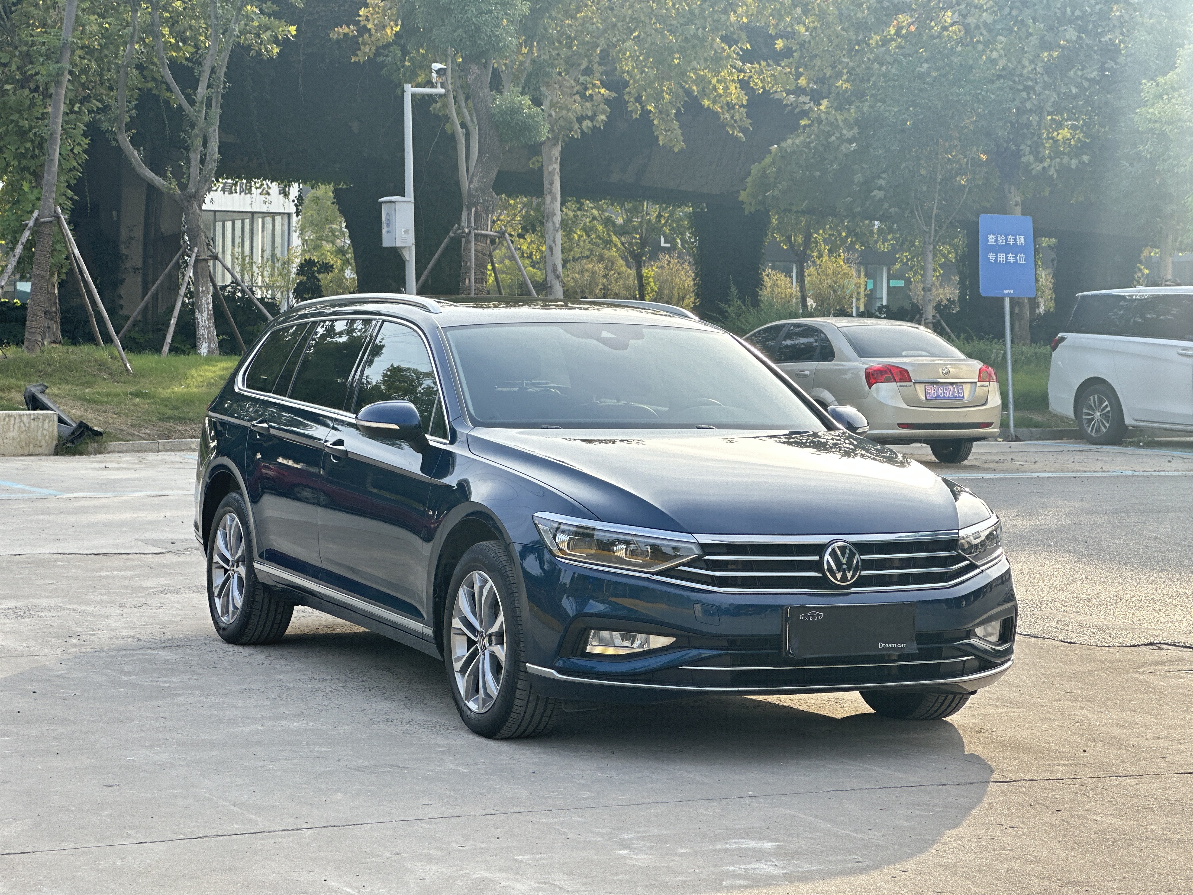 Volkswagen Passat Variant 2022 immagine di auto #4