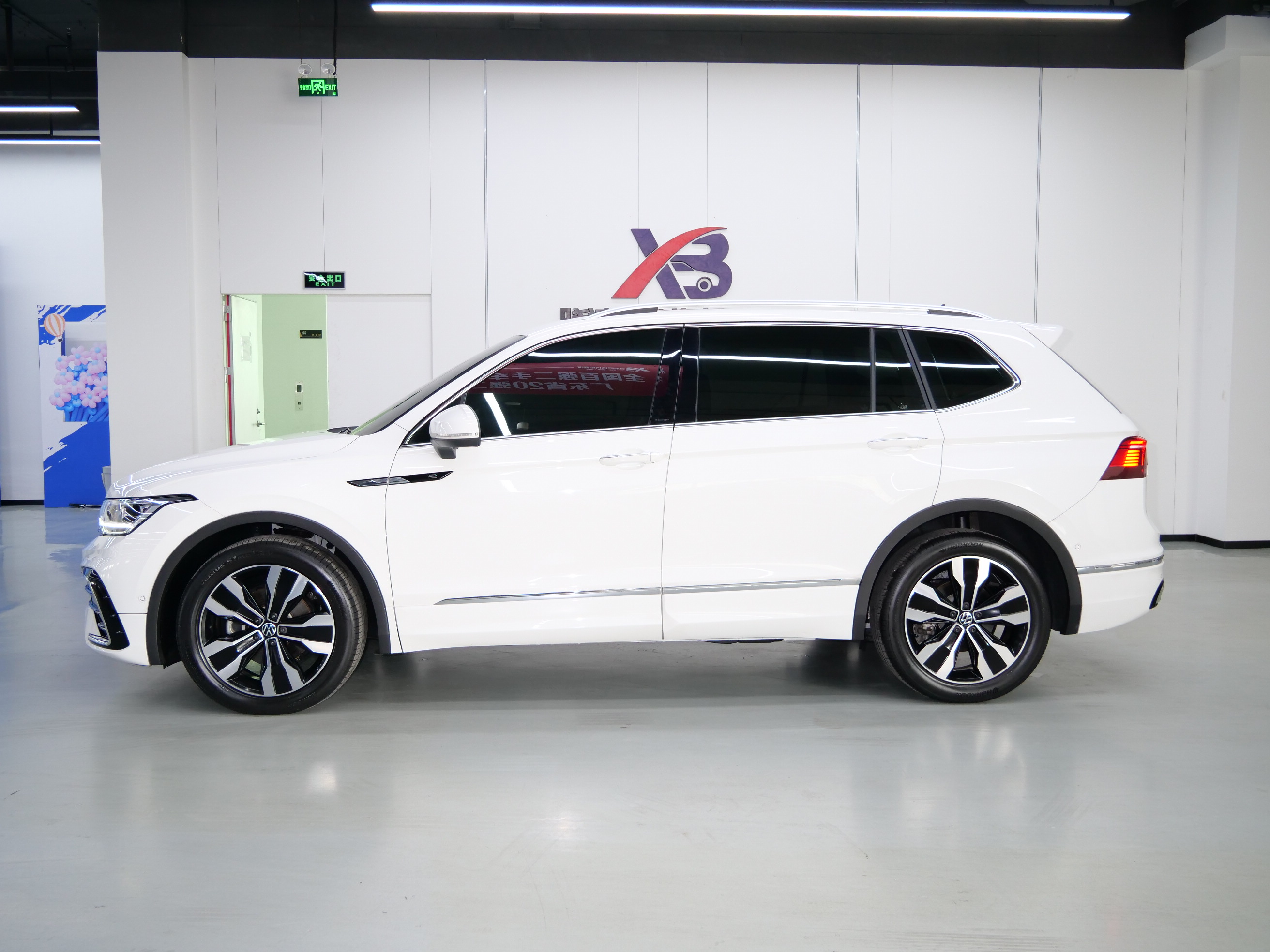Volkswagen Tiguan L 2022 car image #4