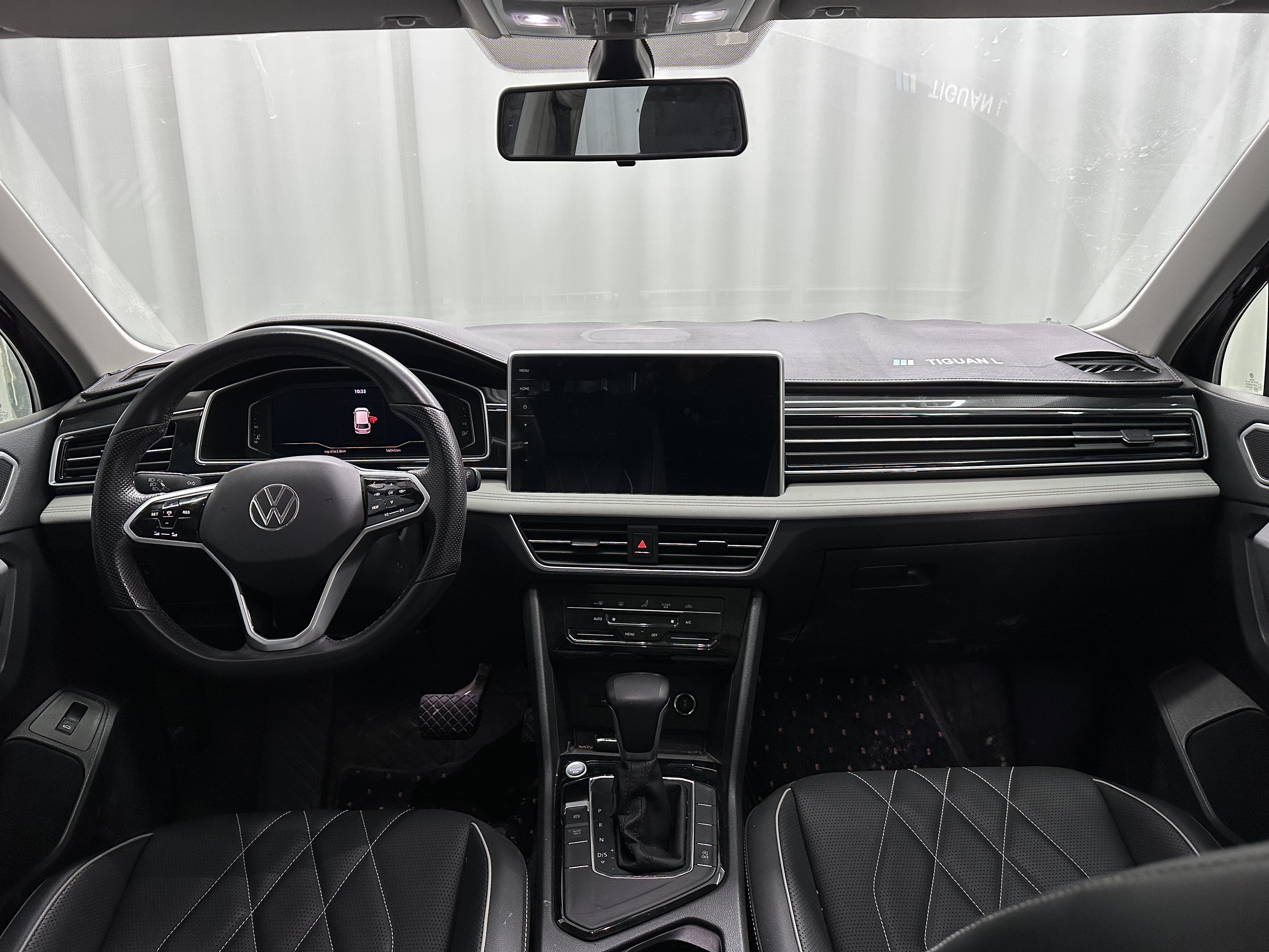 Volkswagen Tiguan L 2022 car image #4