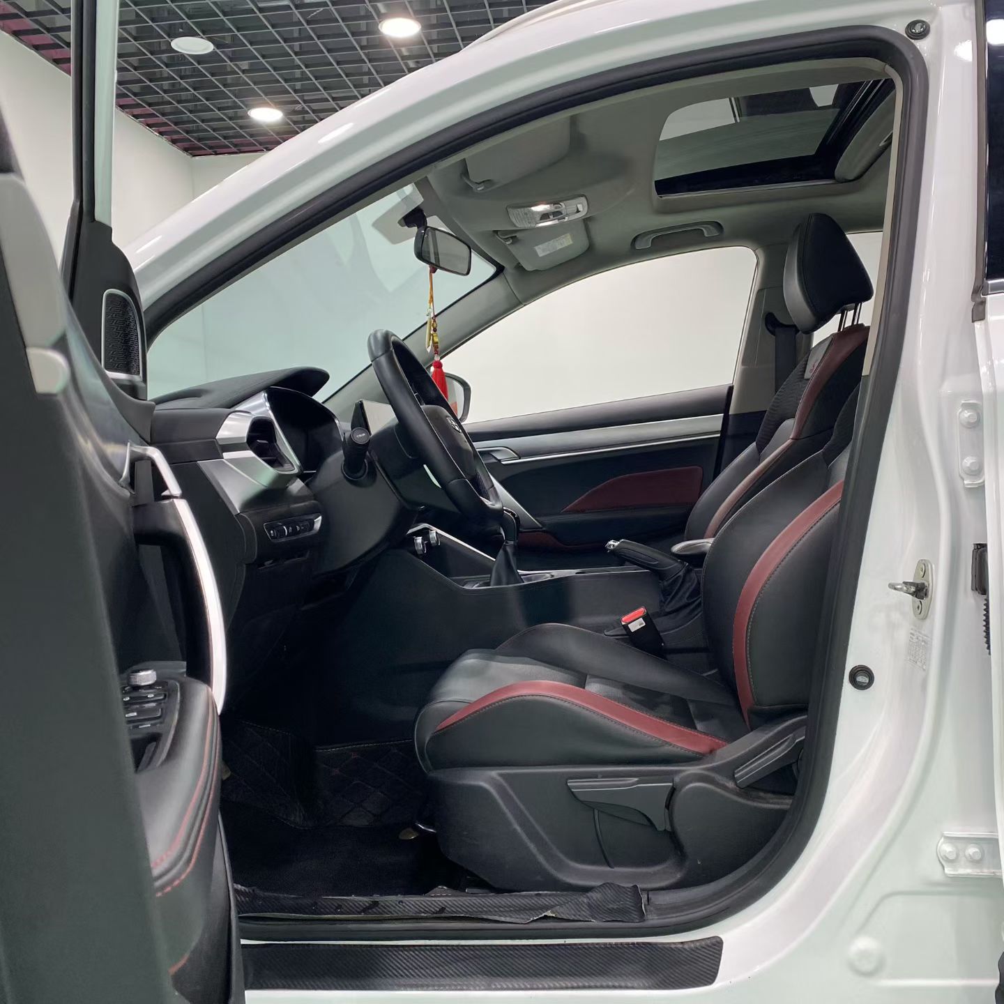 GEELY Coolray 2023 car image #4