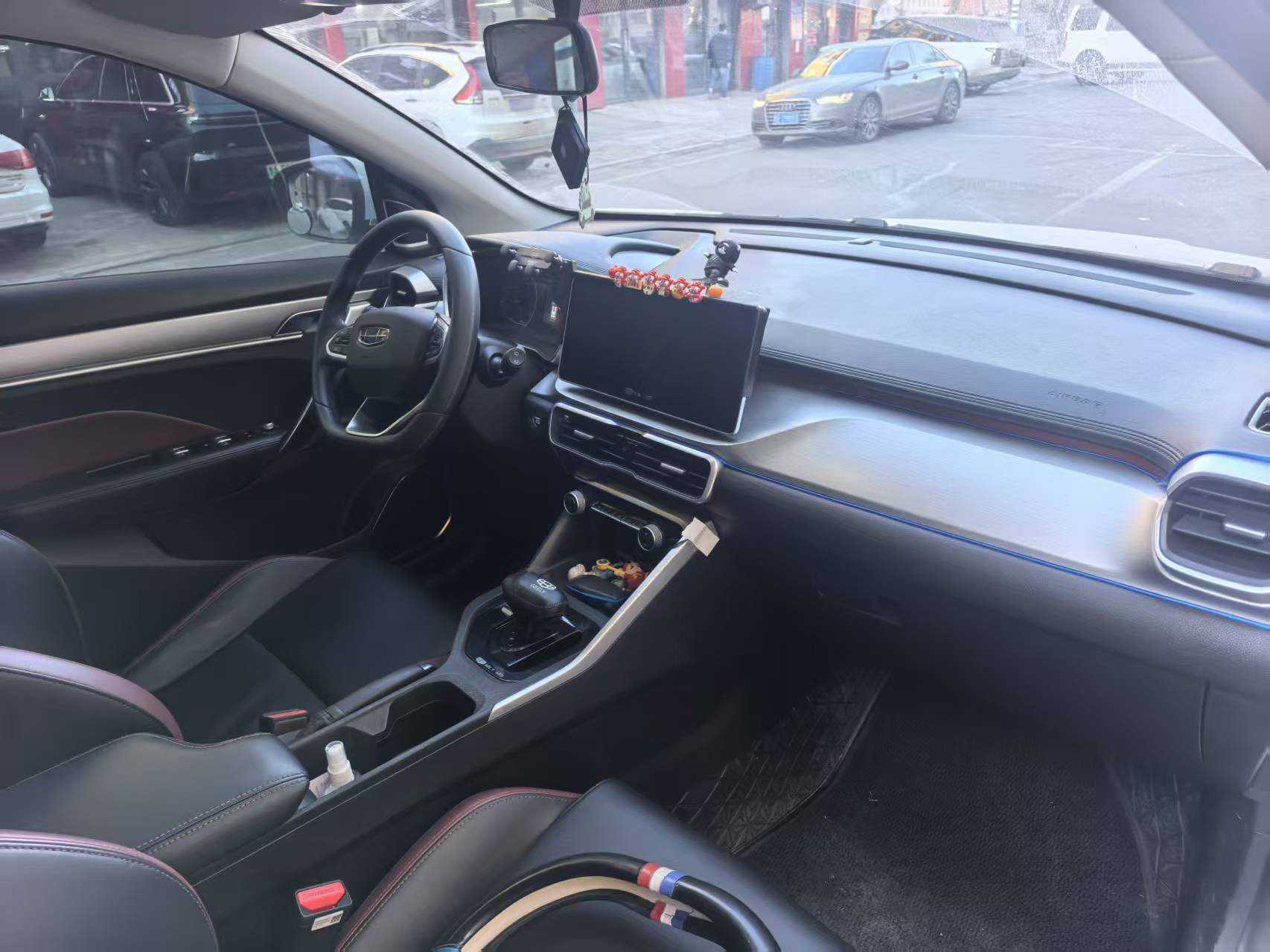 GEELY Coolray 2022 car image #4