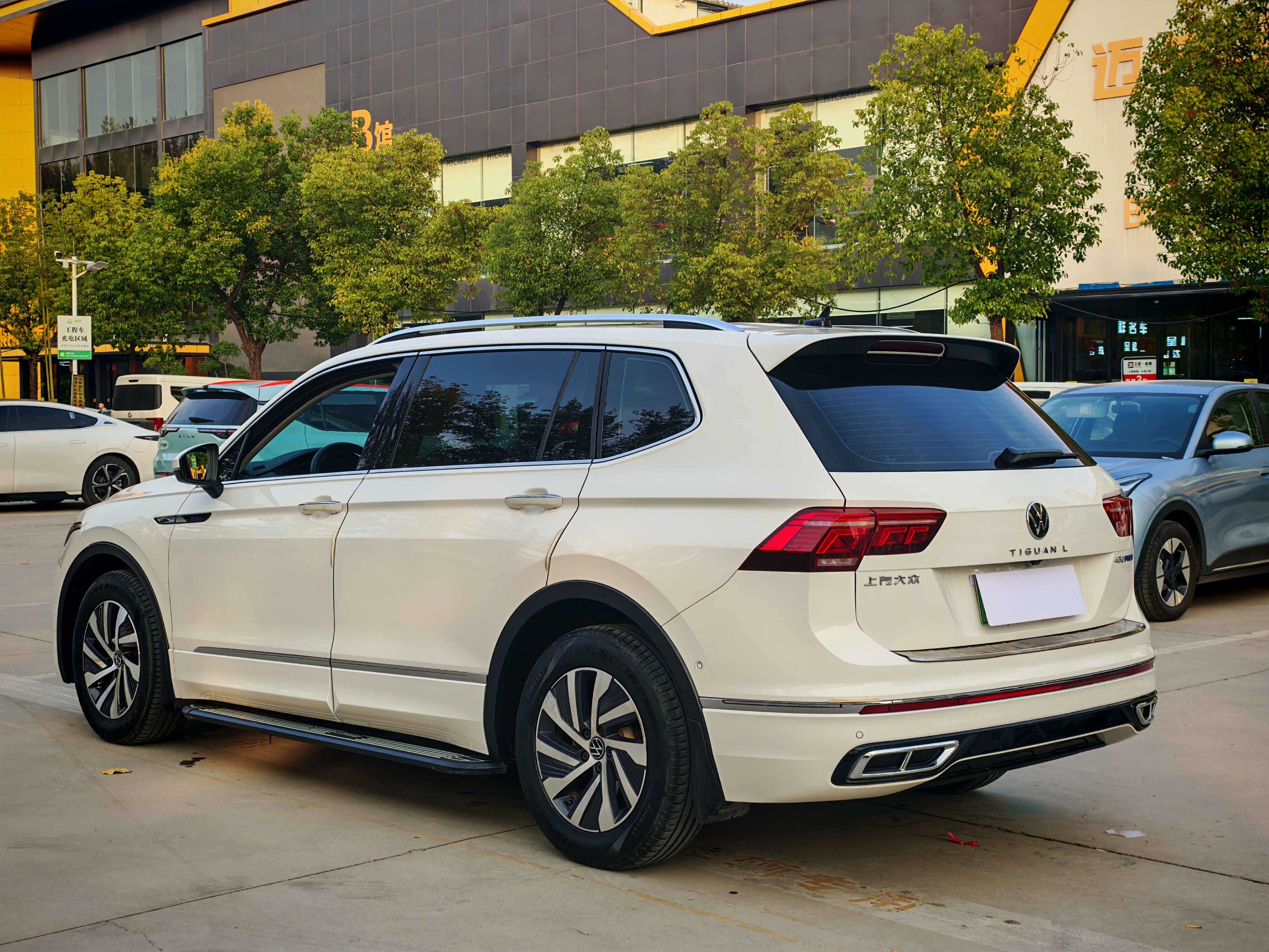 Volkswagen Tiguan L New Energy 2022 صورة سيارة #4