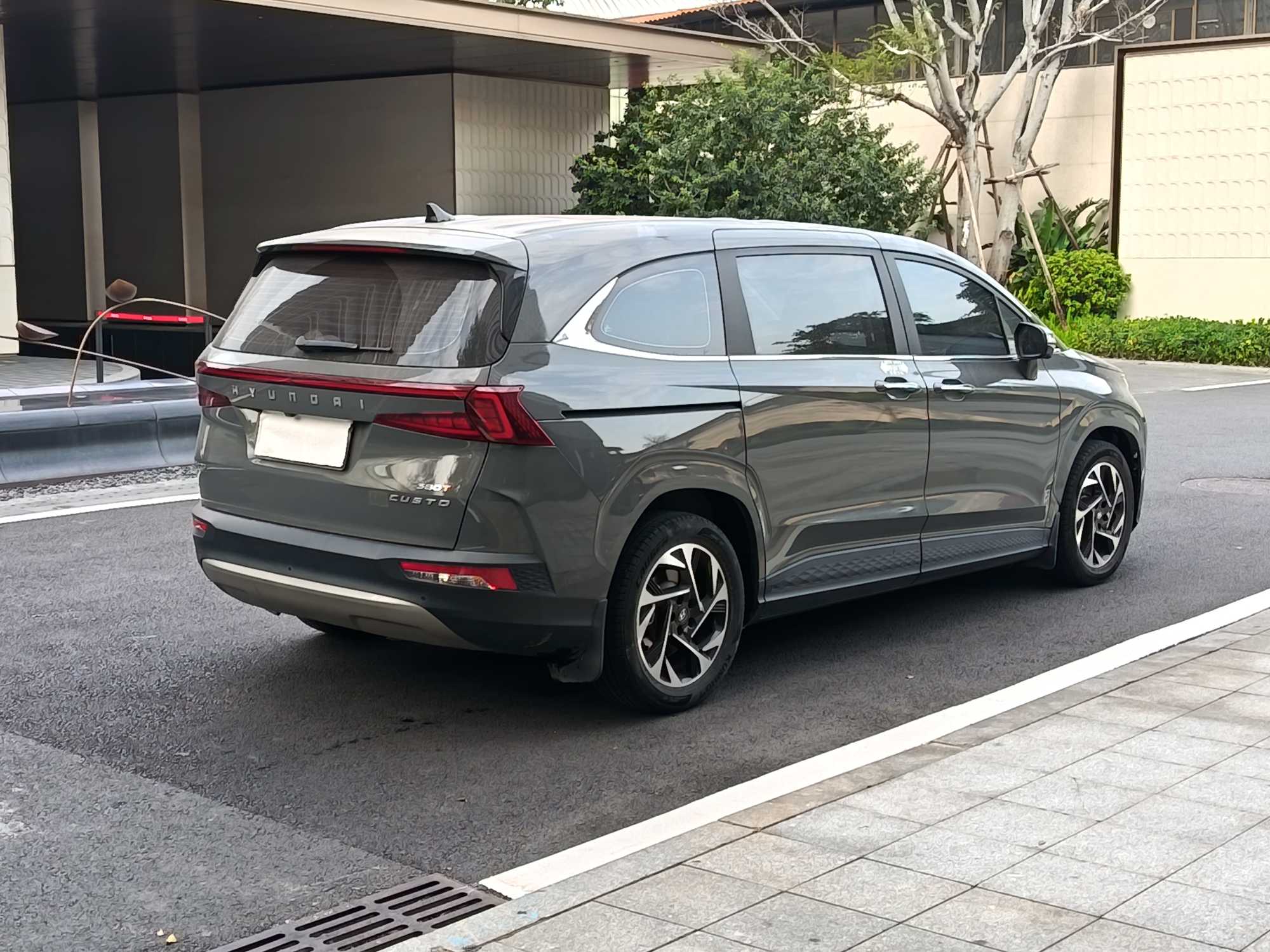 Hyundai Custo 2023 car image #4