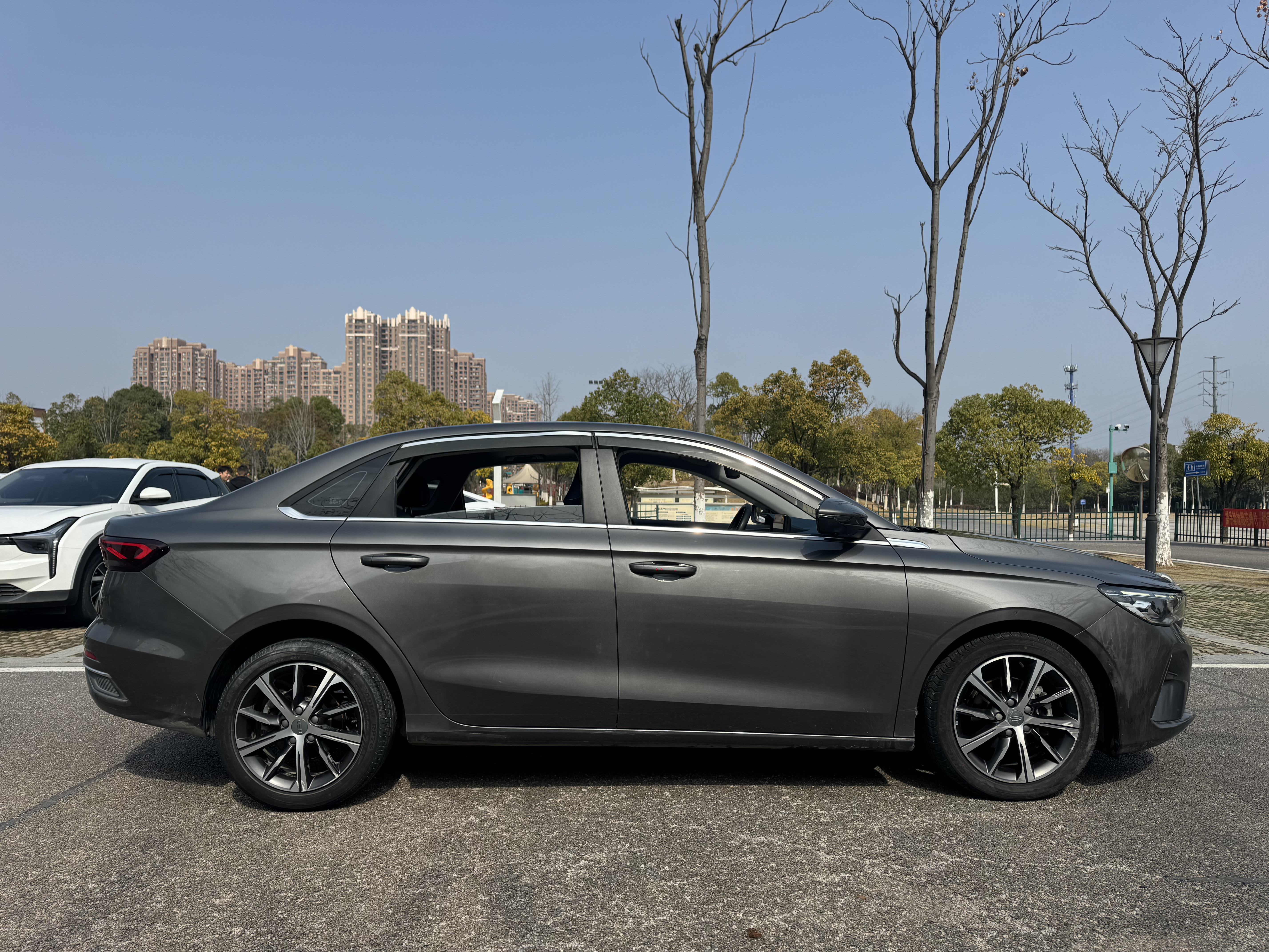 GEELY Emgrand 2022 #4 GEELY Emgrand 2022 car image #4