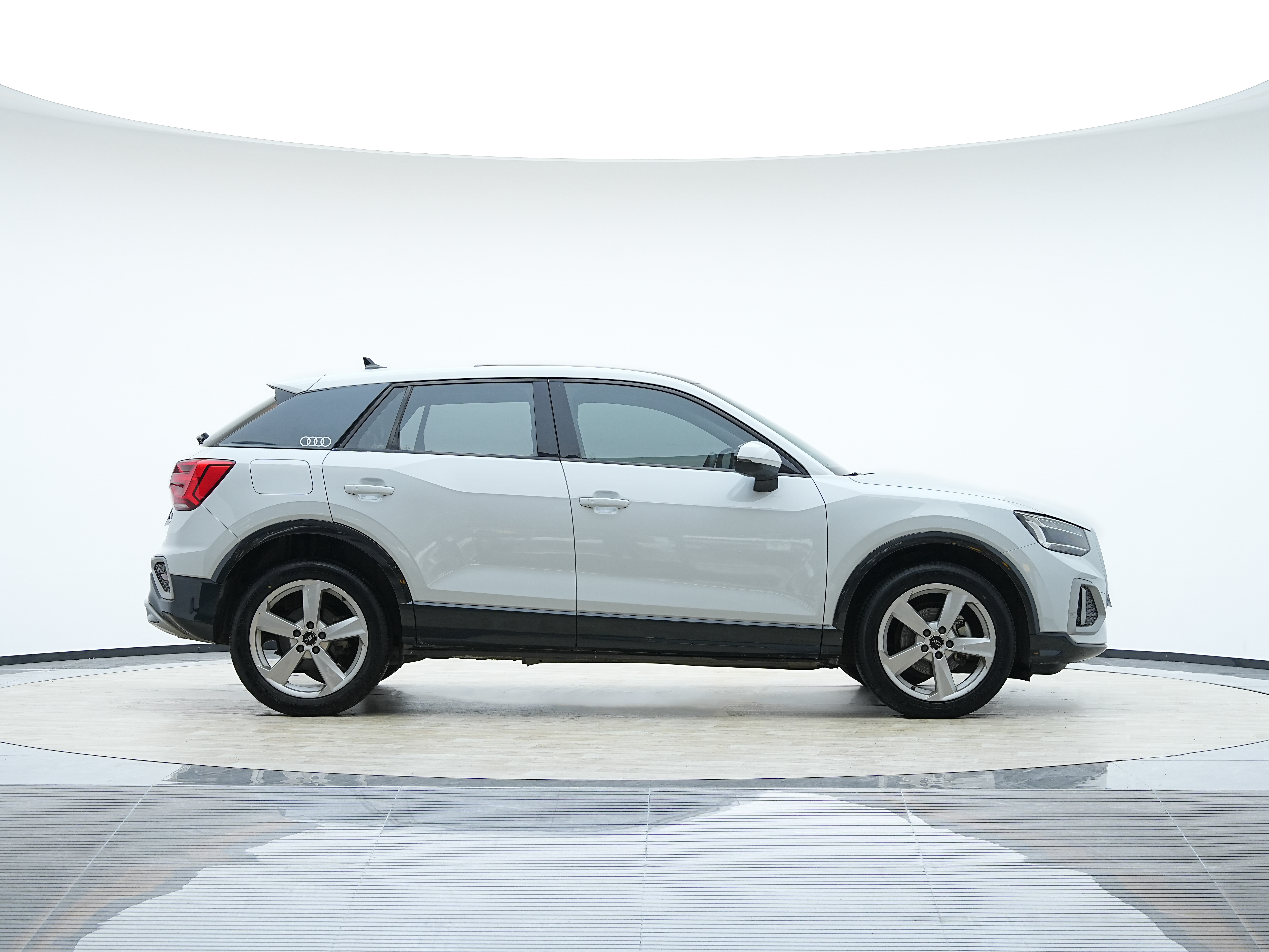 Audi Q2L 2023 imagem de carro #4