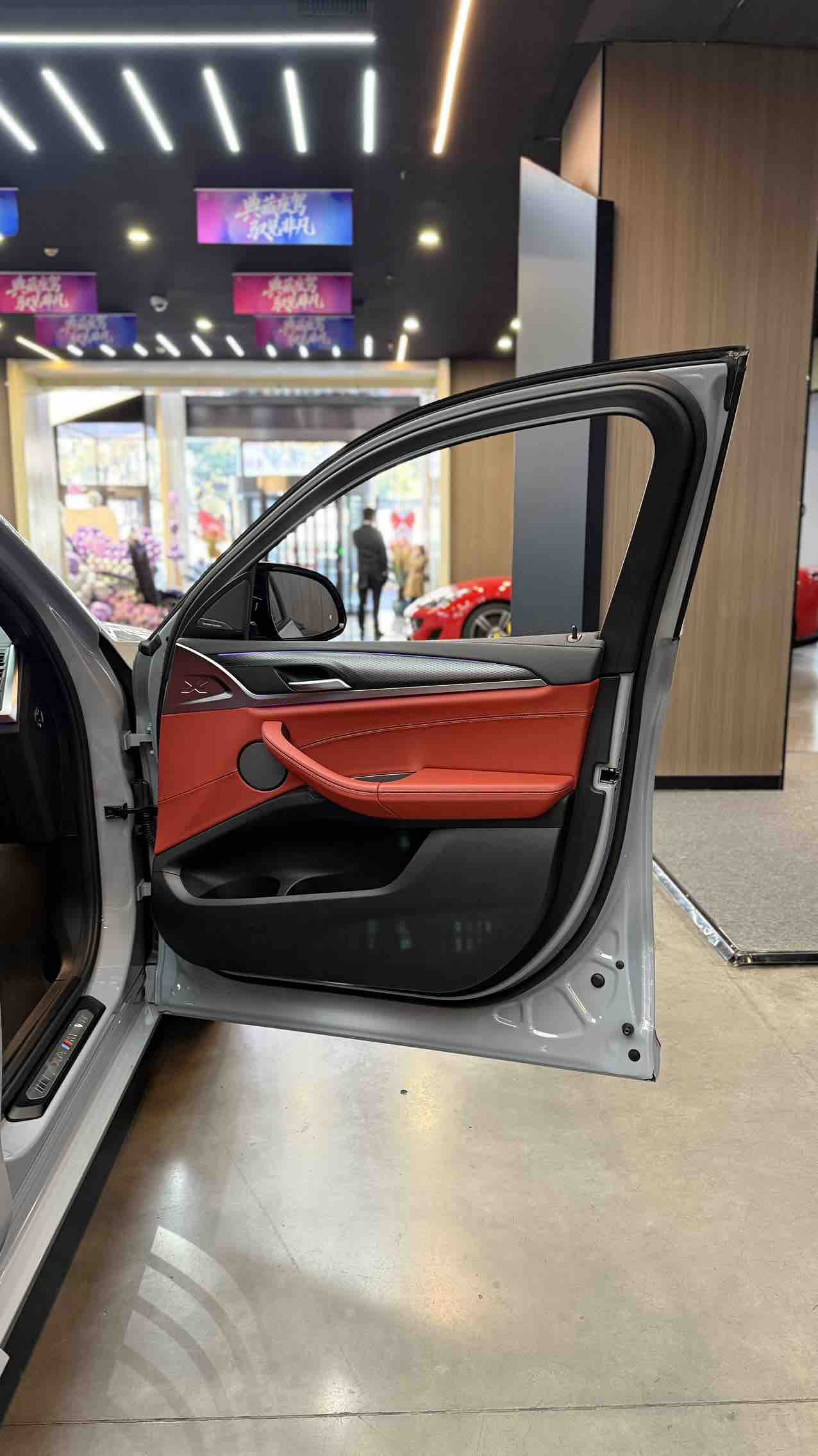 BMW X4 M 2022 immagine di auto #4